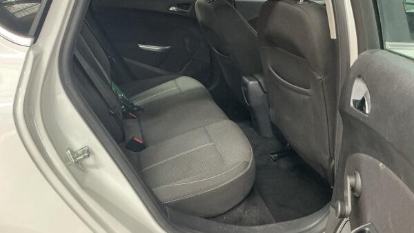 Vauxhall Astra view 10