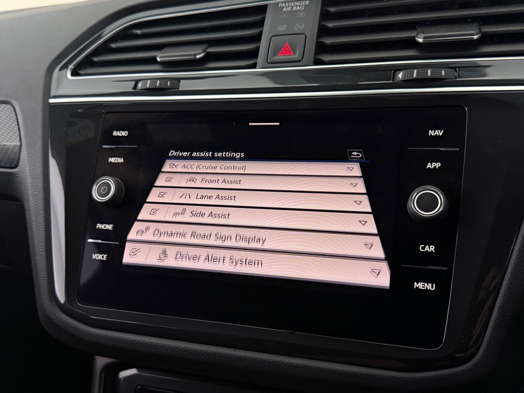Volkswagen Tiguan view 28