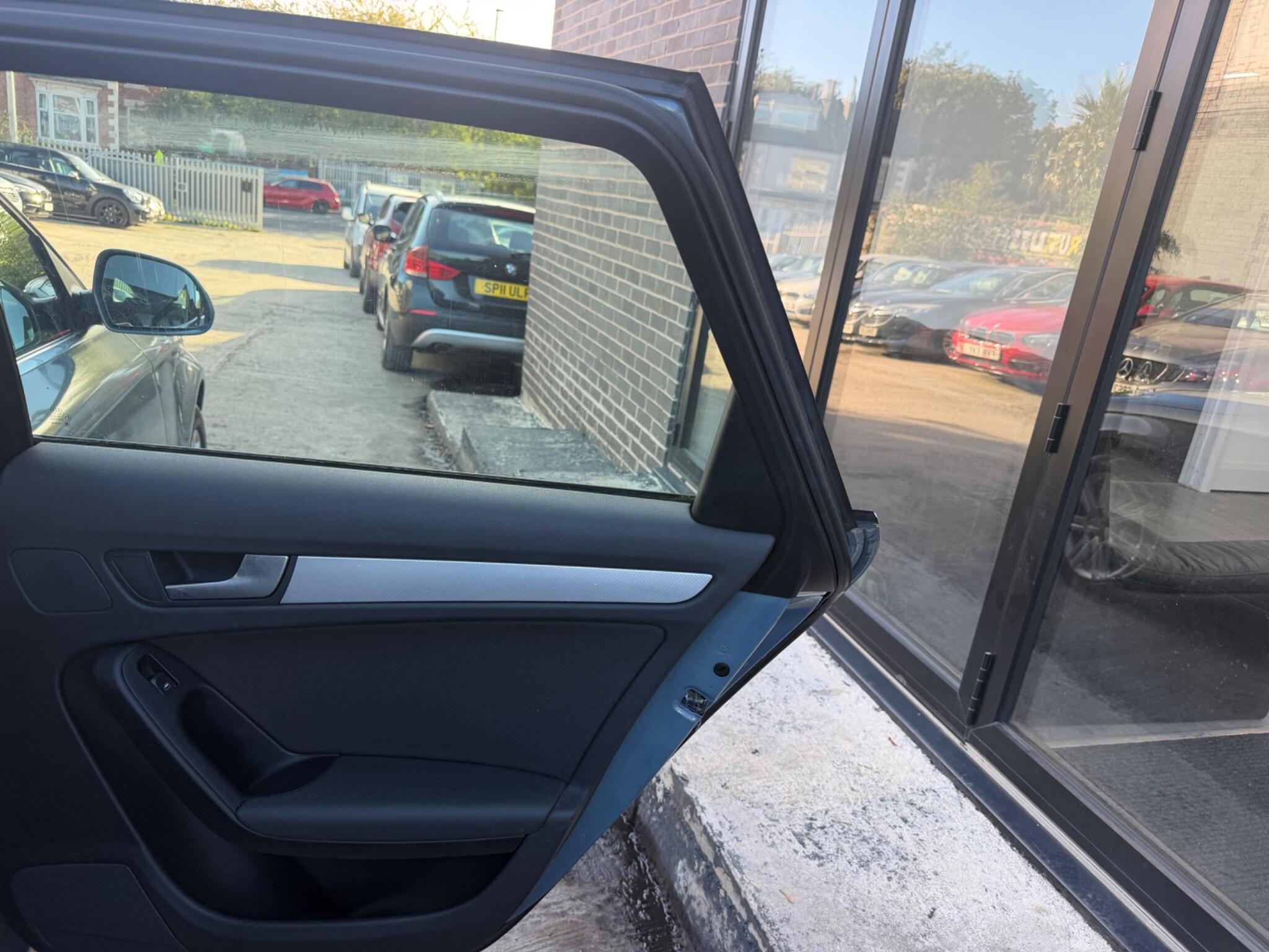 Audi A4 view 18