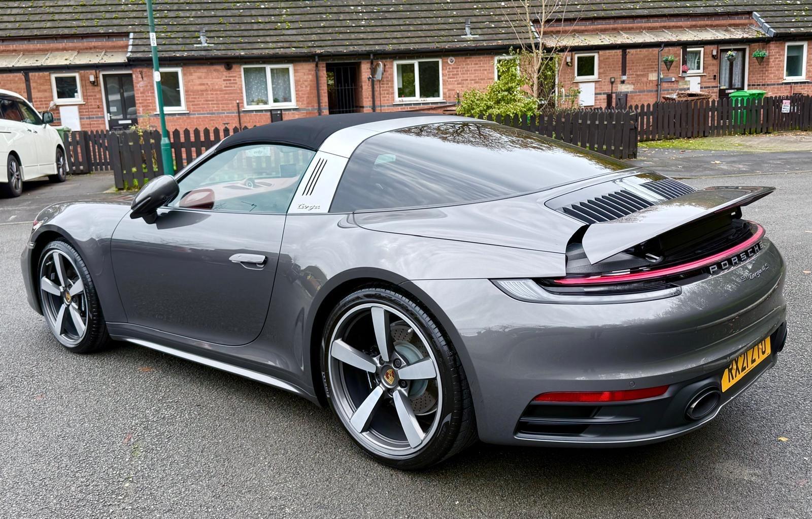 Porsche 911 view 77