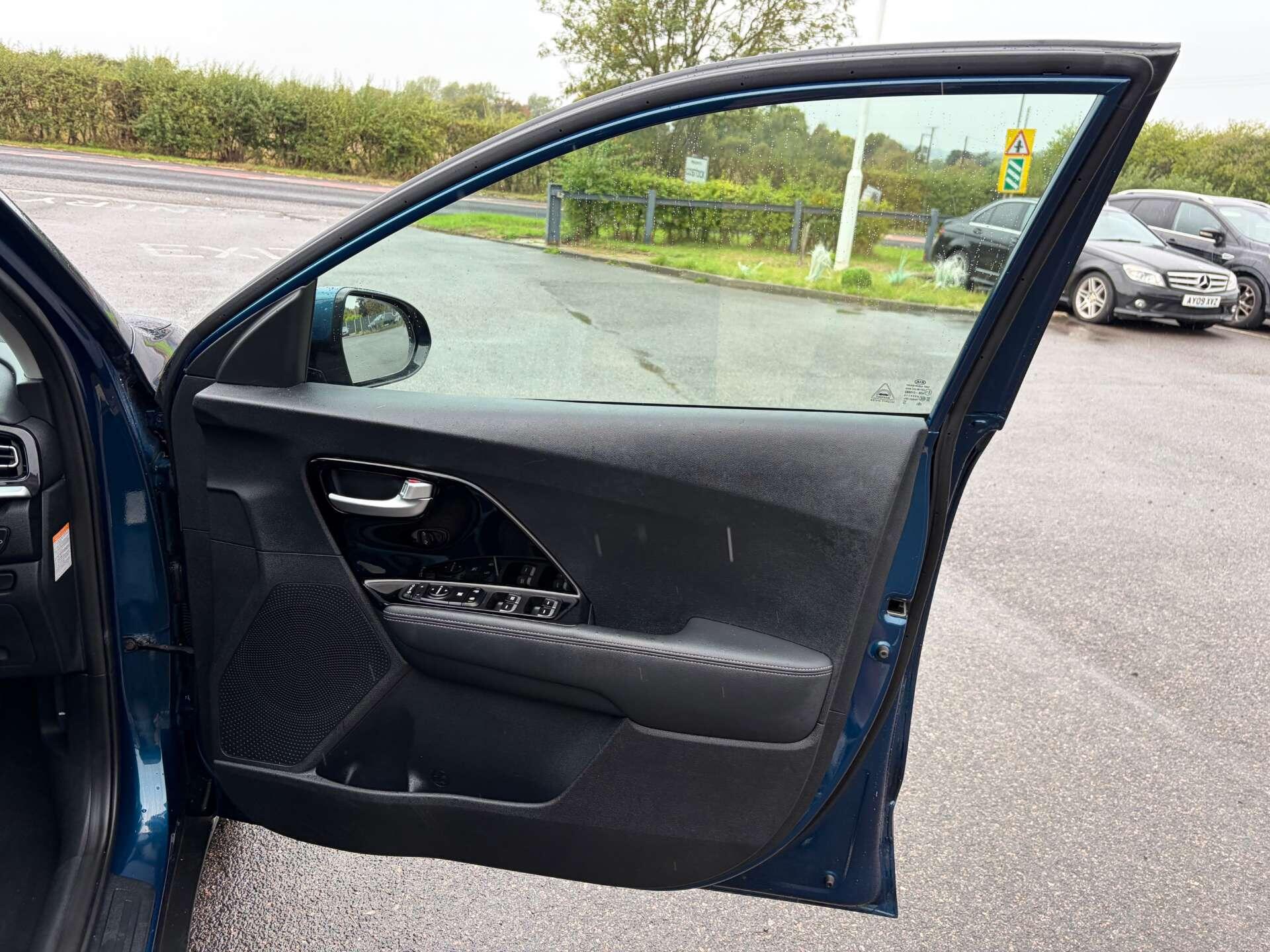 Kia Niro view 31