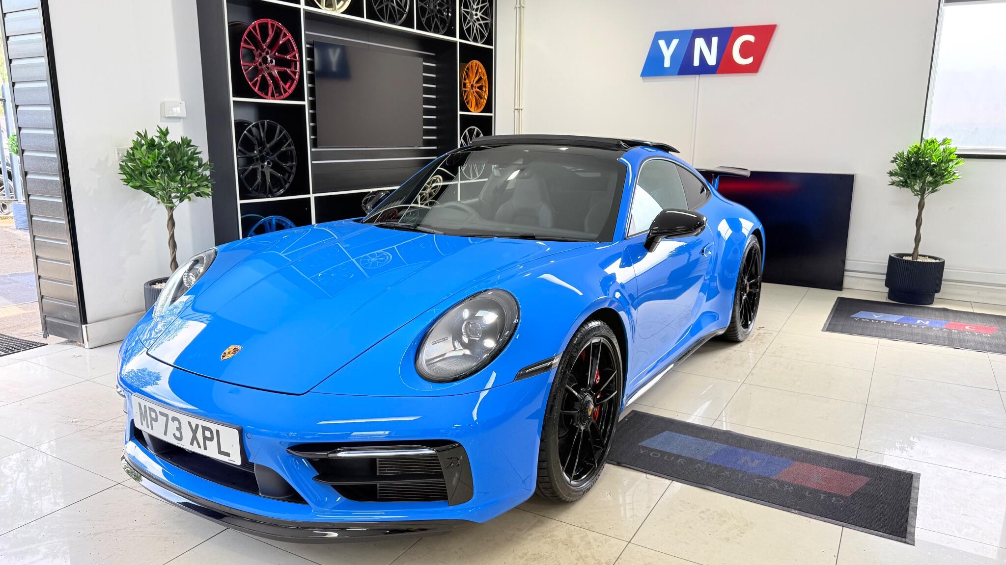 Porsche 911 view 14