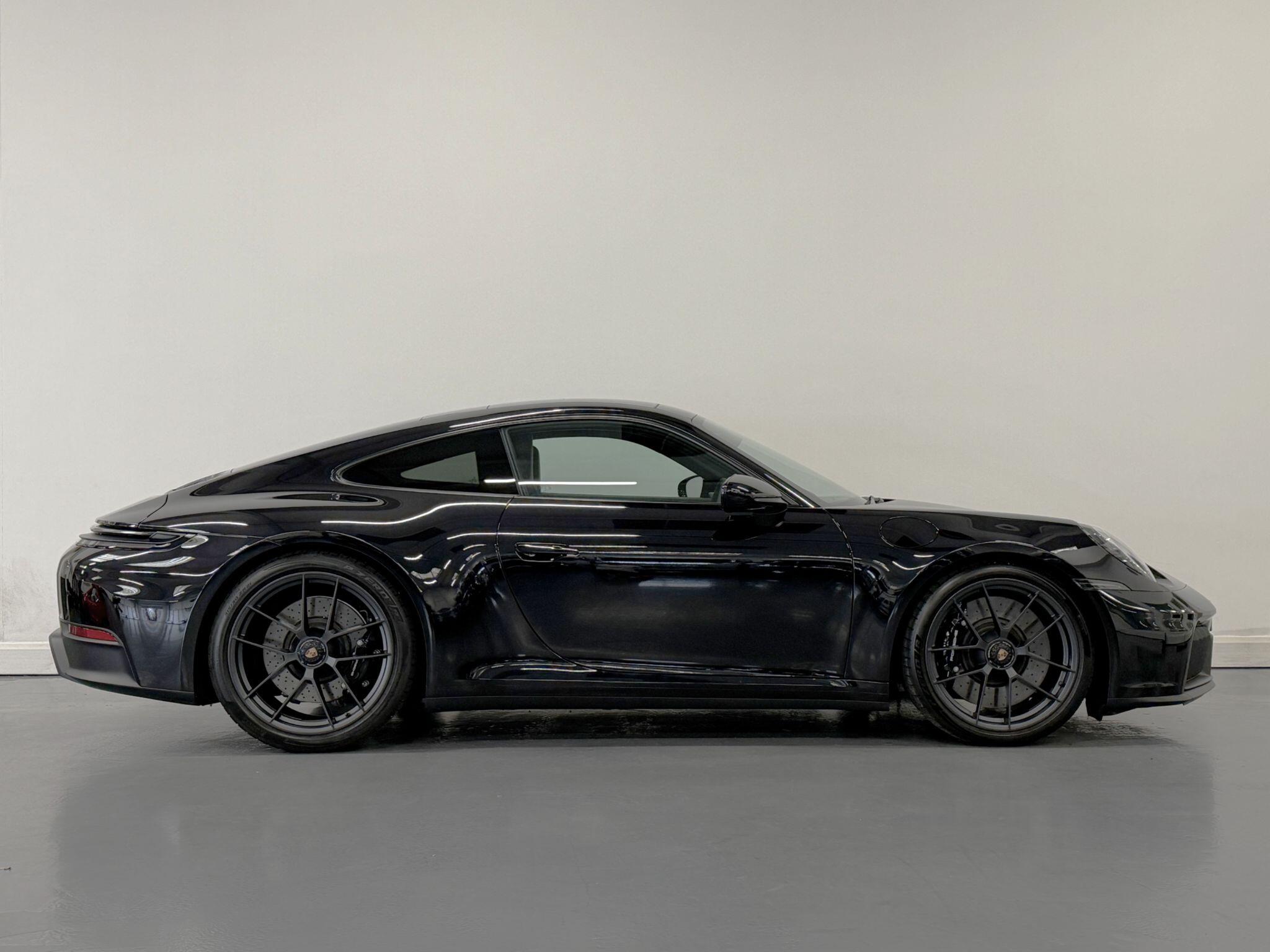 Porsche 911 view 9