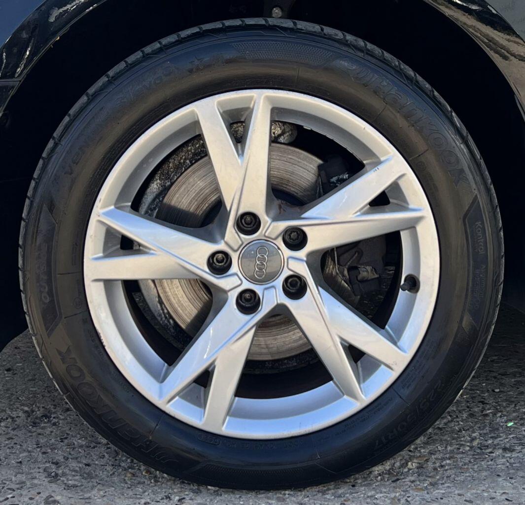 Audi A4 view 12