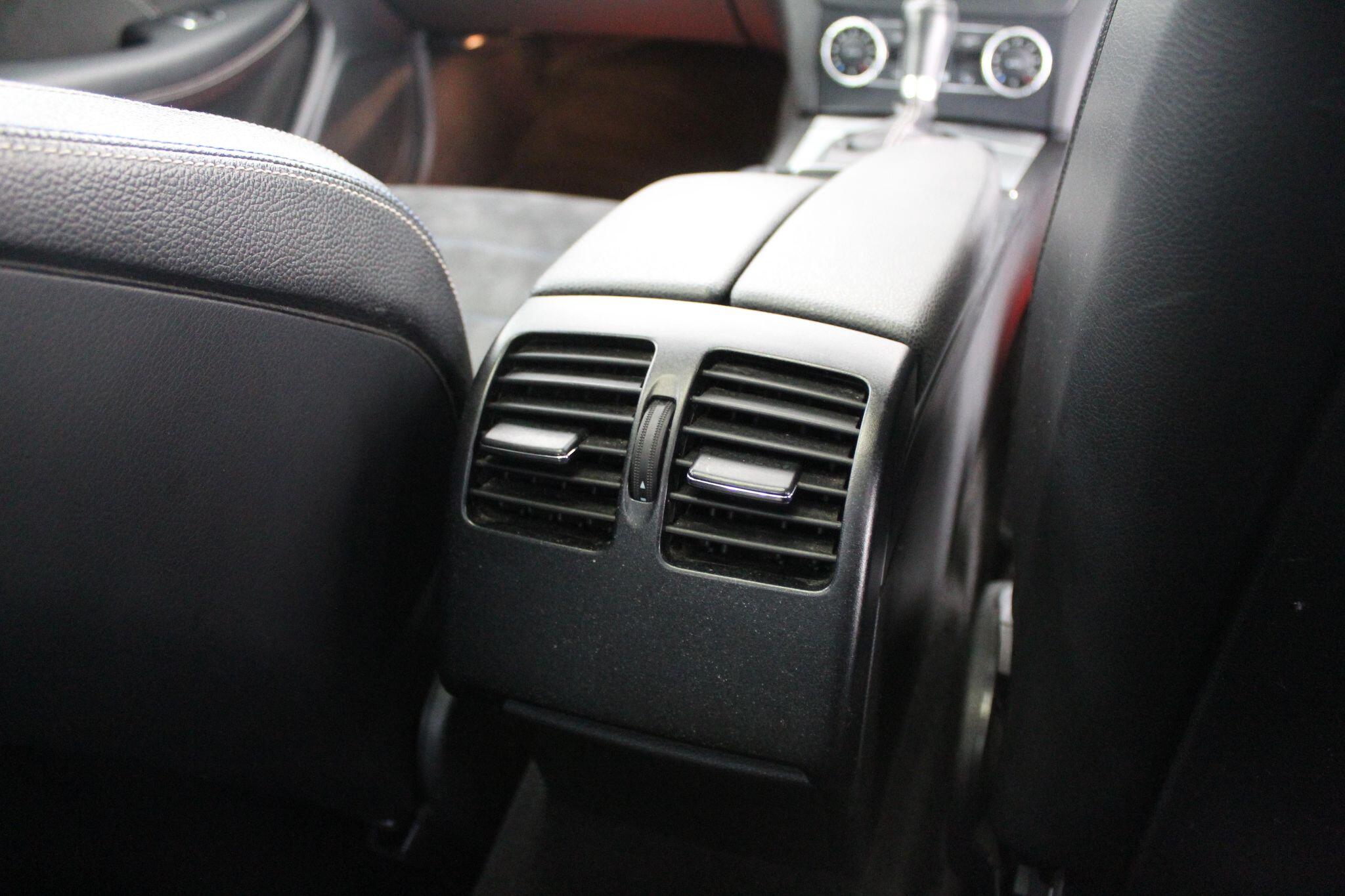 Mercedes-Benz C-Class view 50