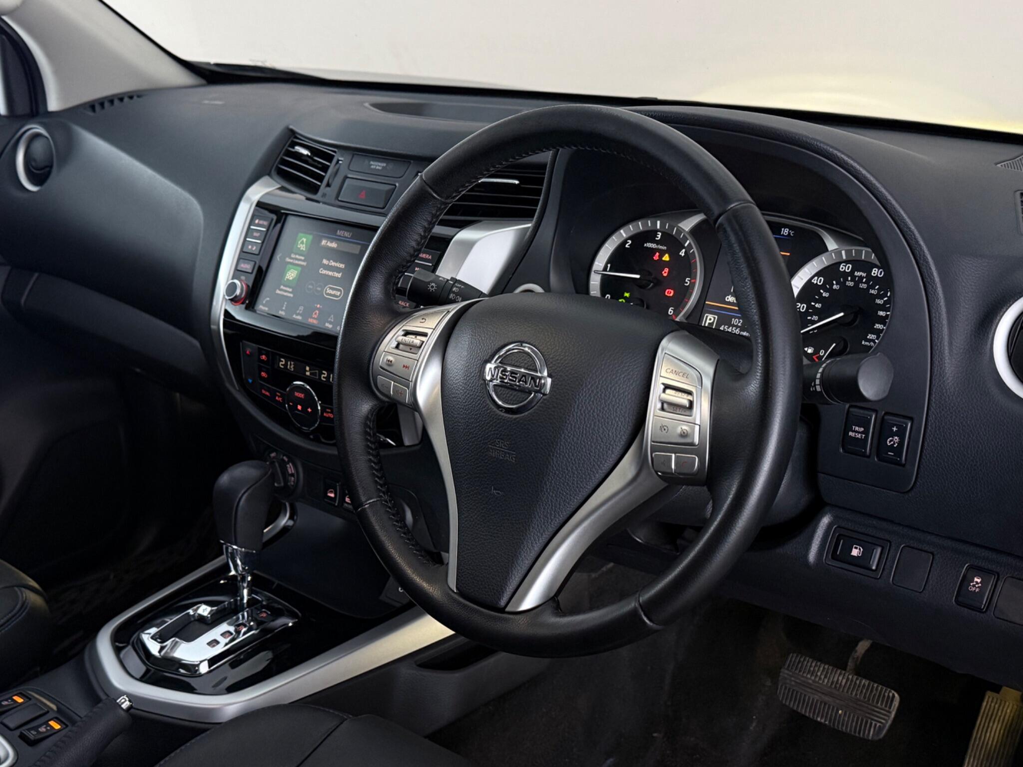 Nissan Navara view 3