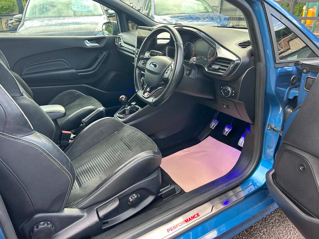 Ford Fiesta view 9