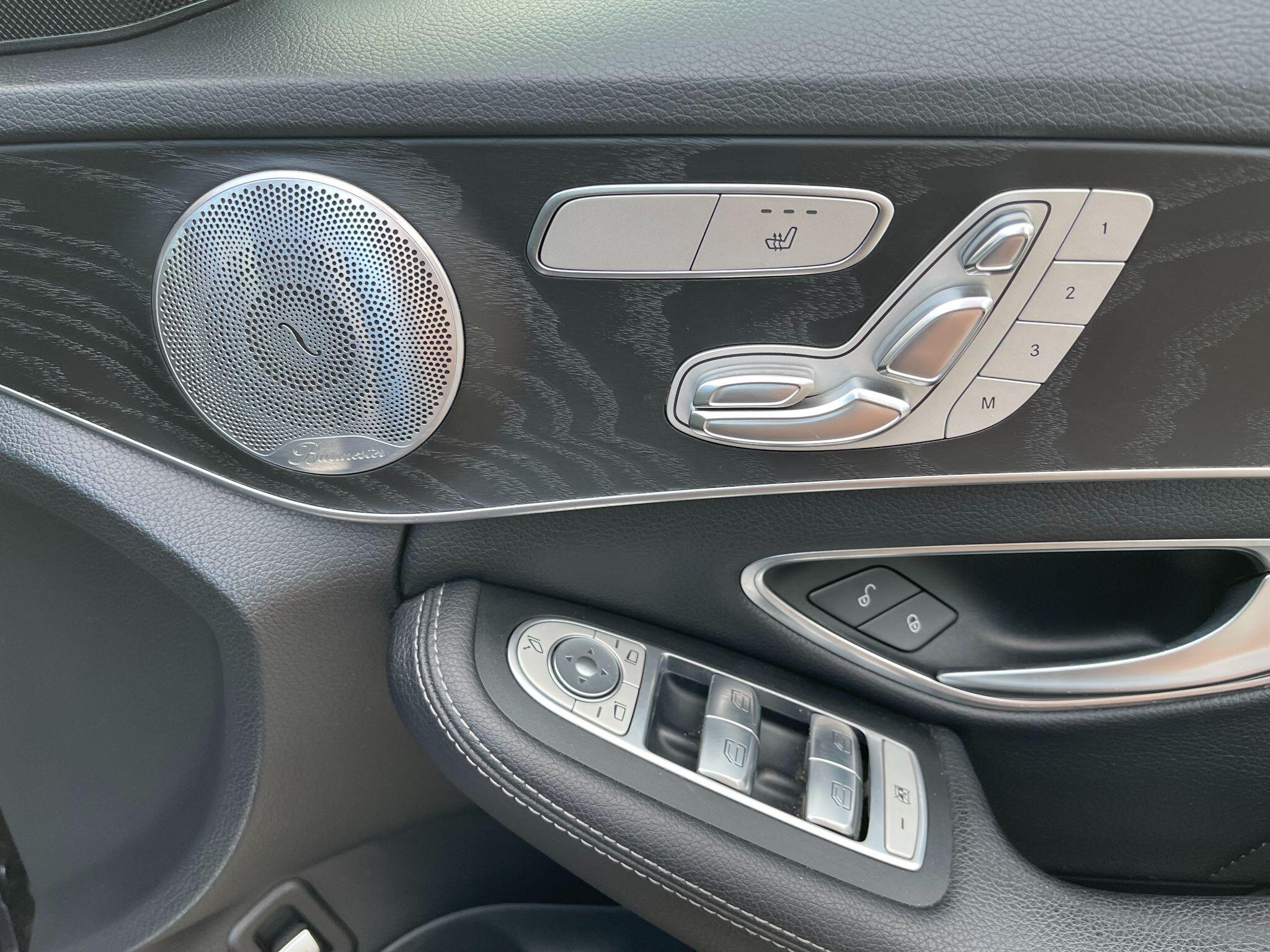 Mercedes-Benz C-Class view 35
