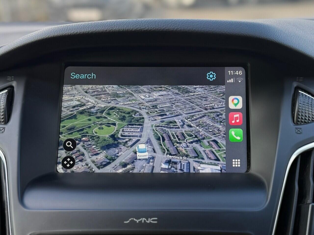 Ford Focus view 3