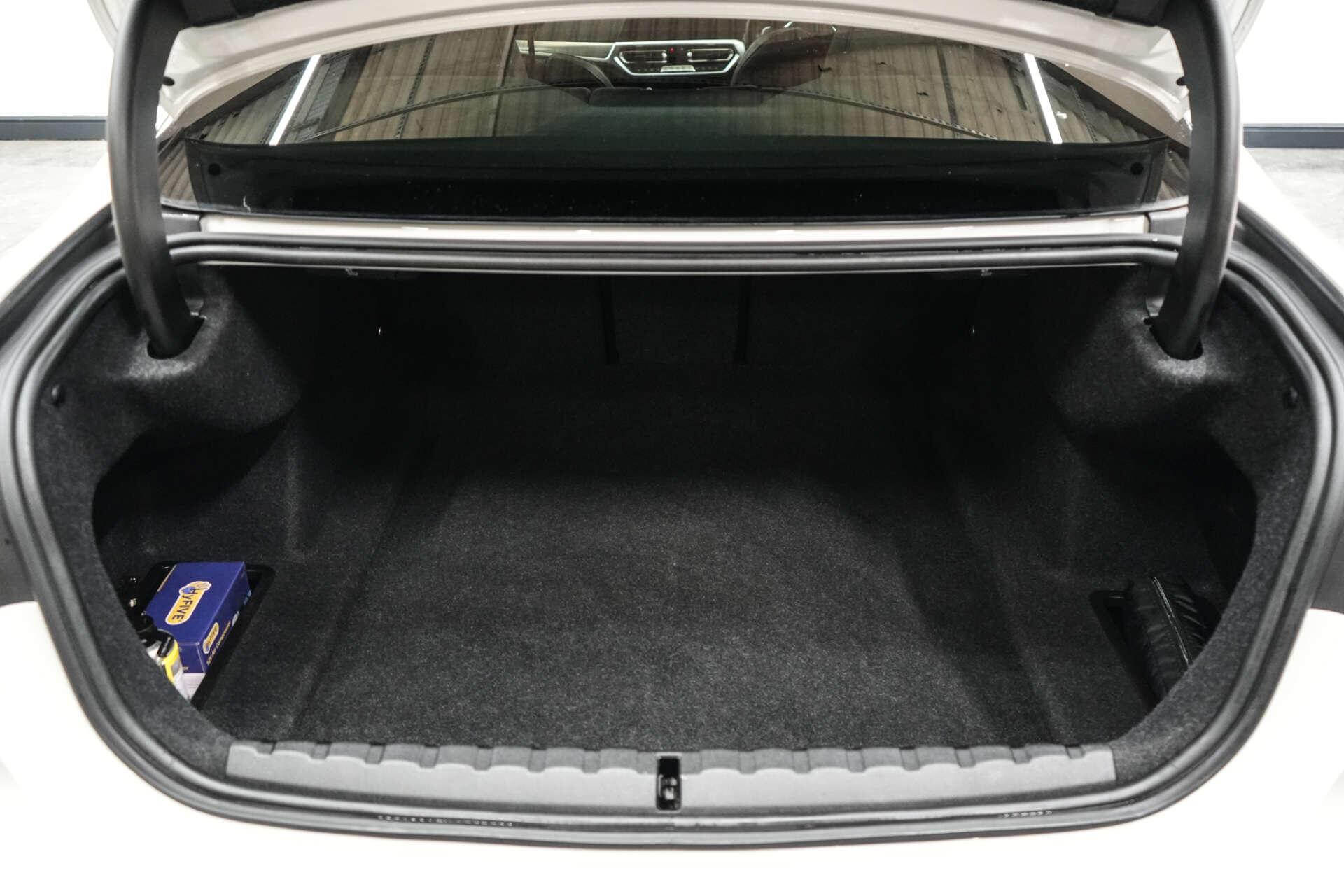 BMW 4 Series view 11