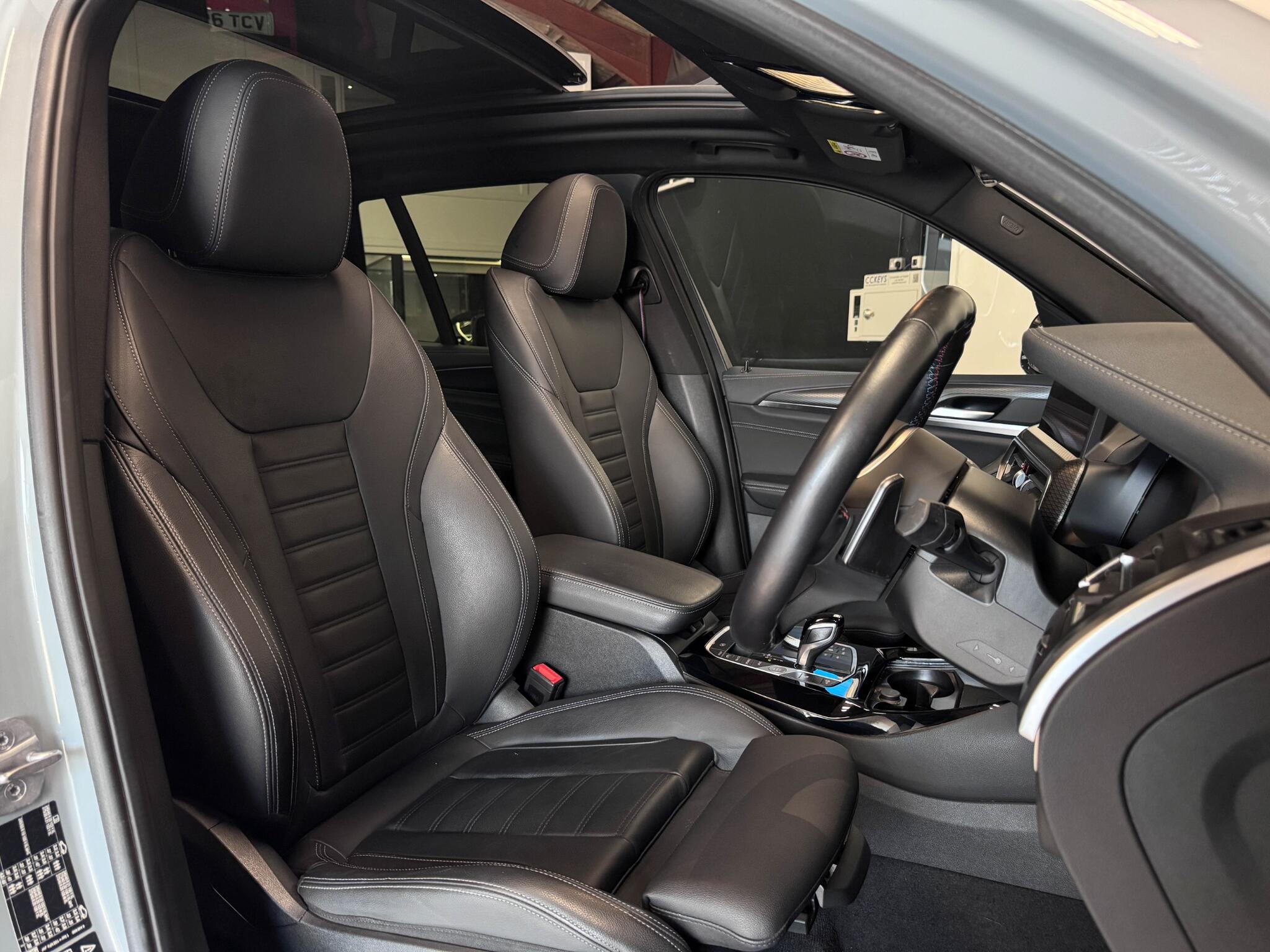 BMW X3 view 26