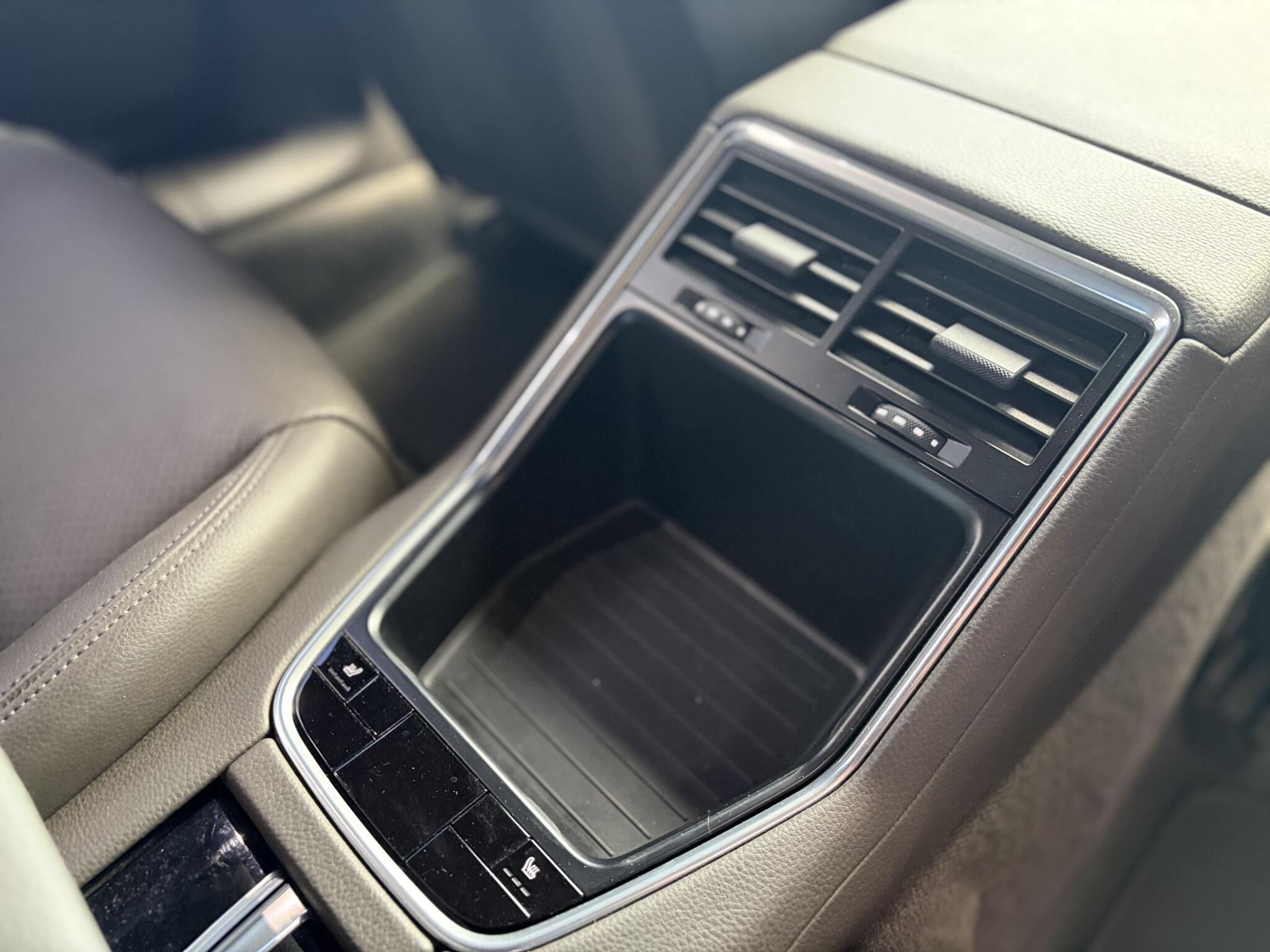 Porsche Panamera view 21