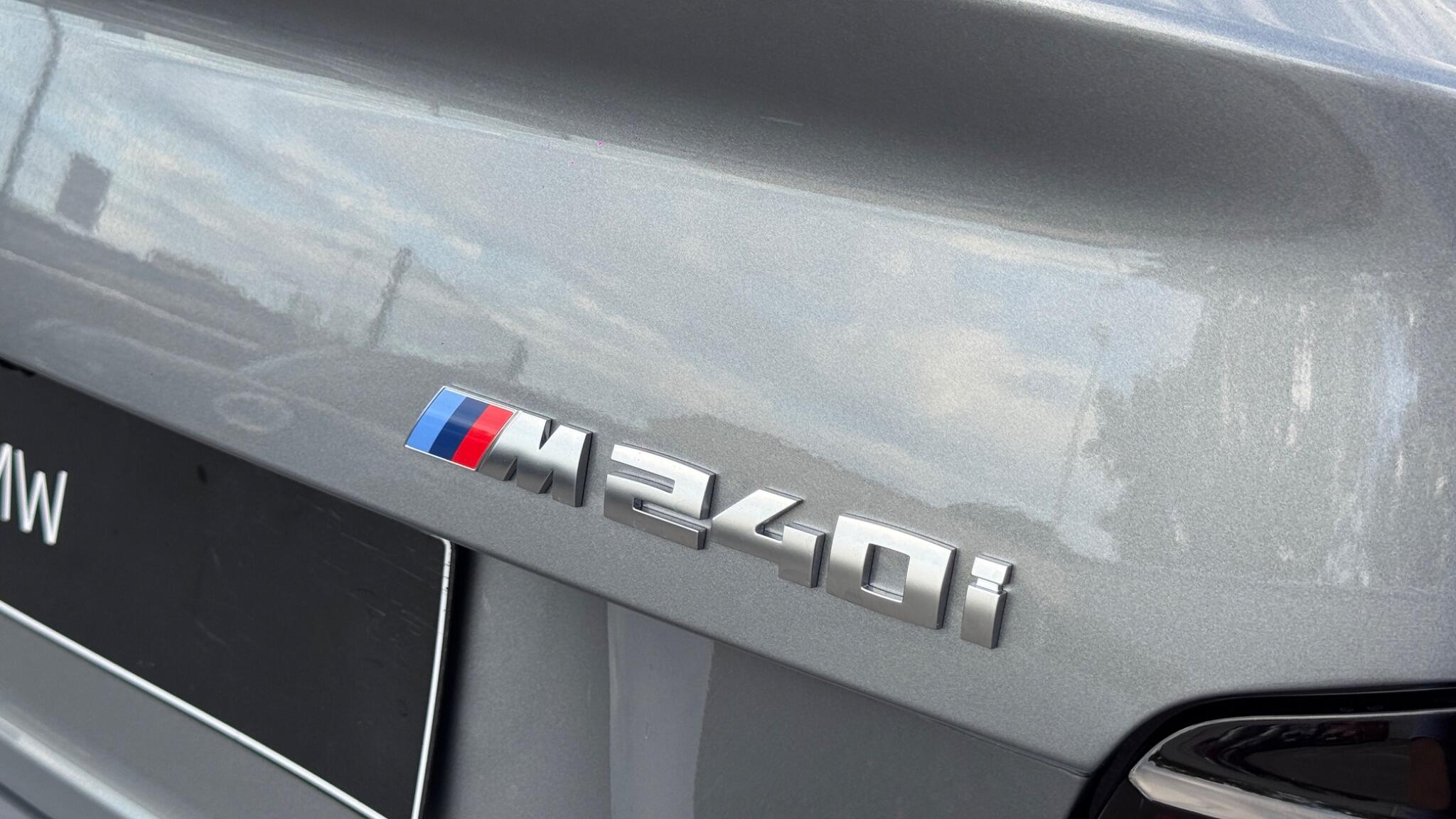 BMW 2 Series view 33