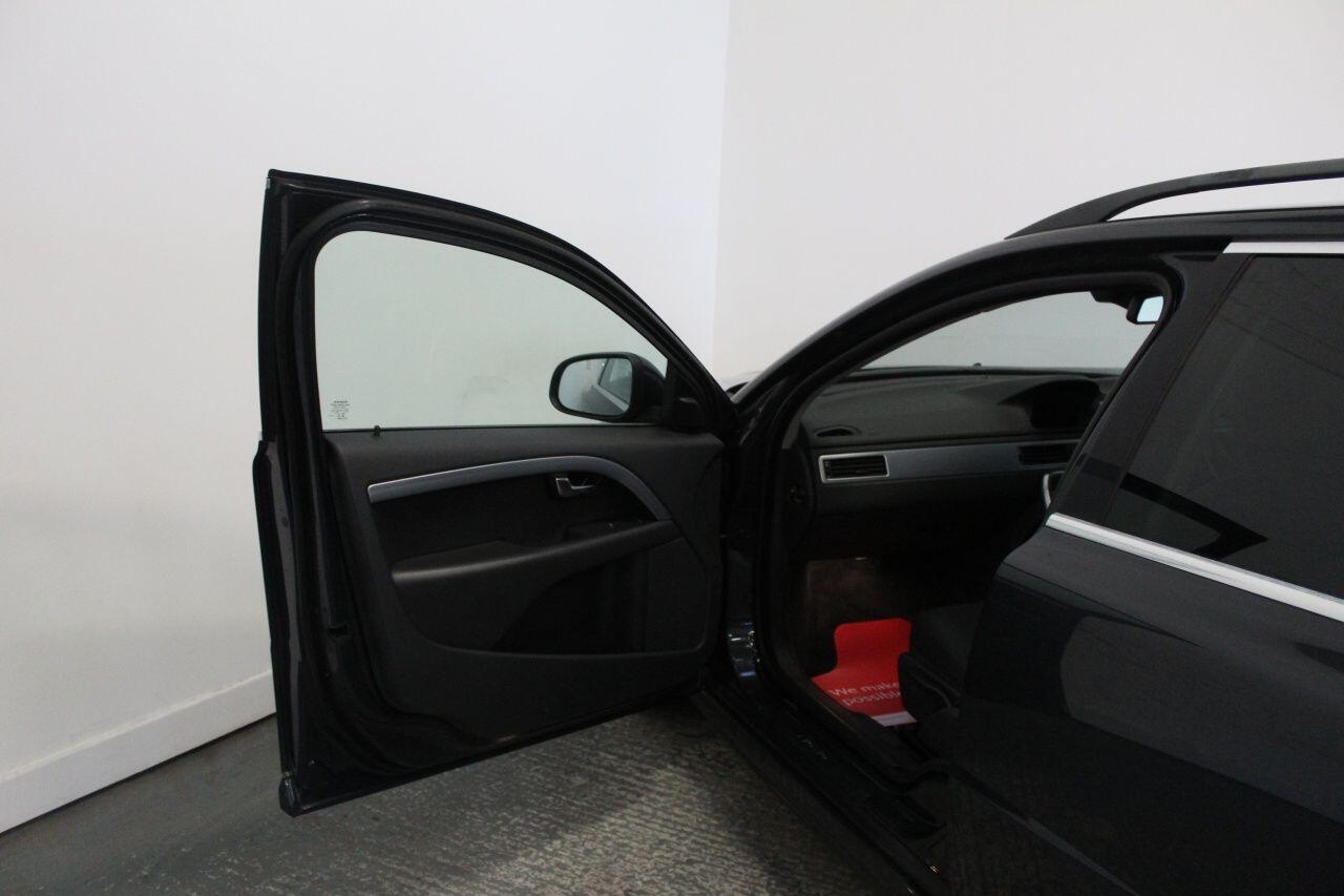 Volvo V70 view 27