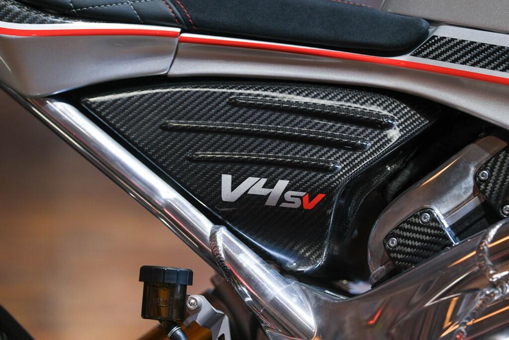 Norton V4 SV view 7