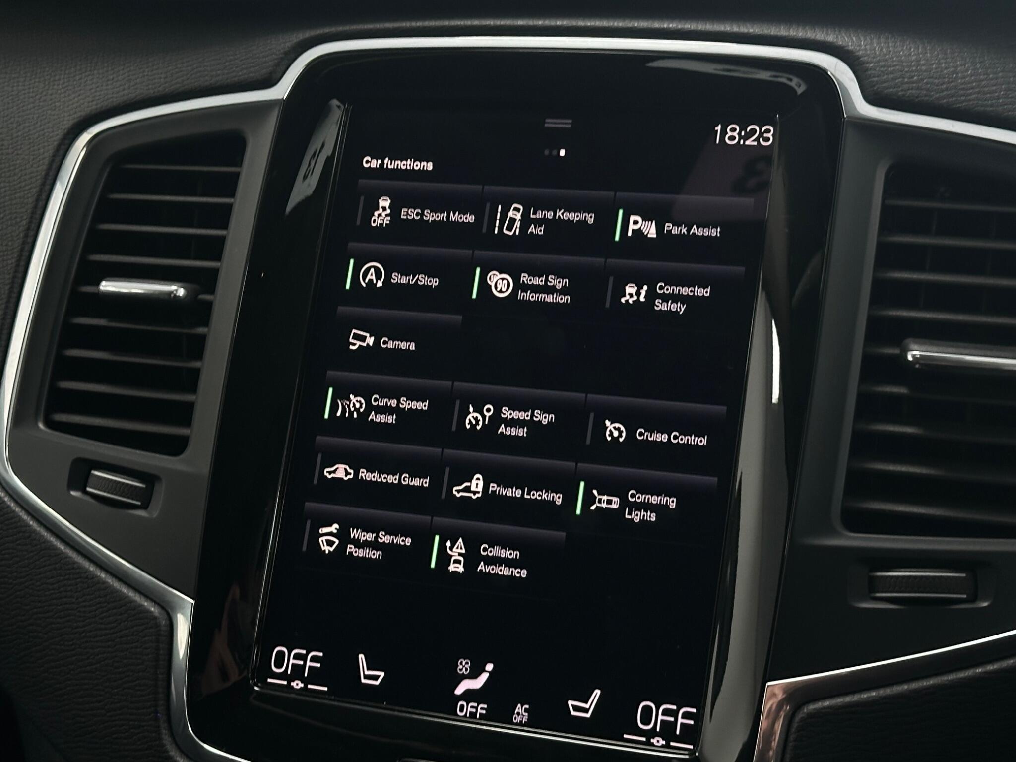 Volvo XC90 view 31