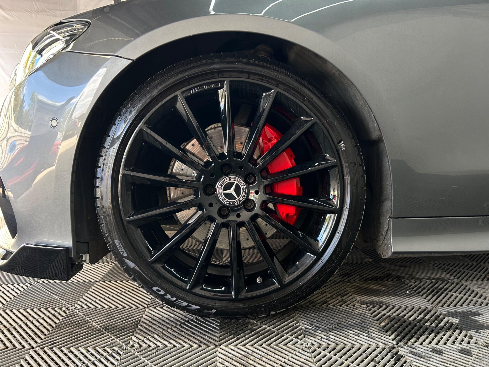 Mercedes-Benz E Class view 32