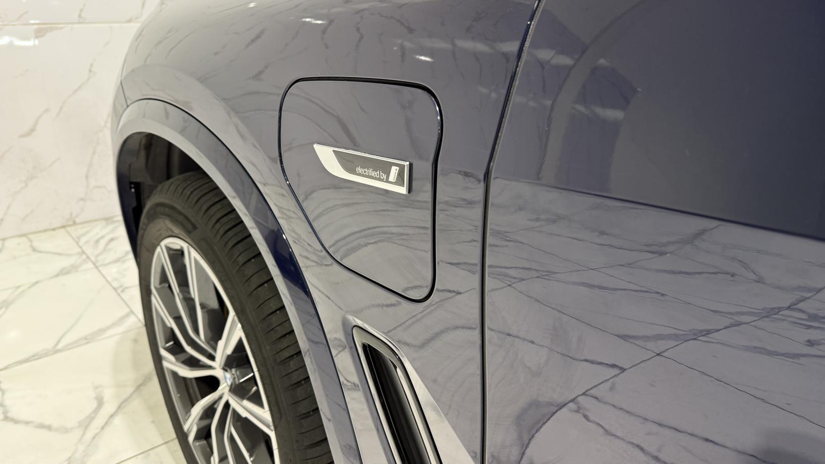 BMW X5 view 45