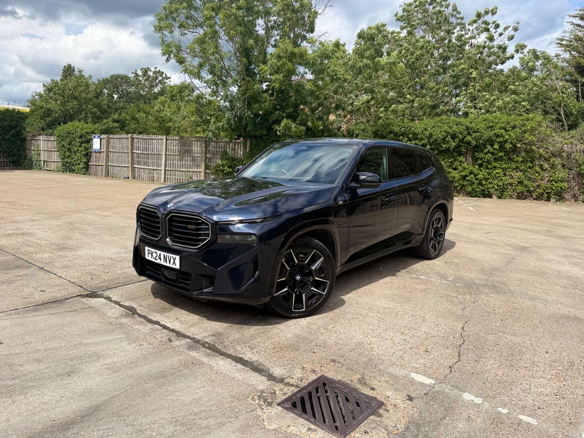 BMW XM view 3