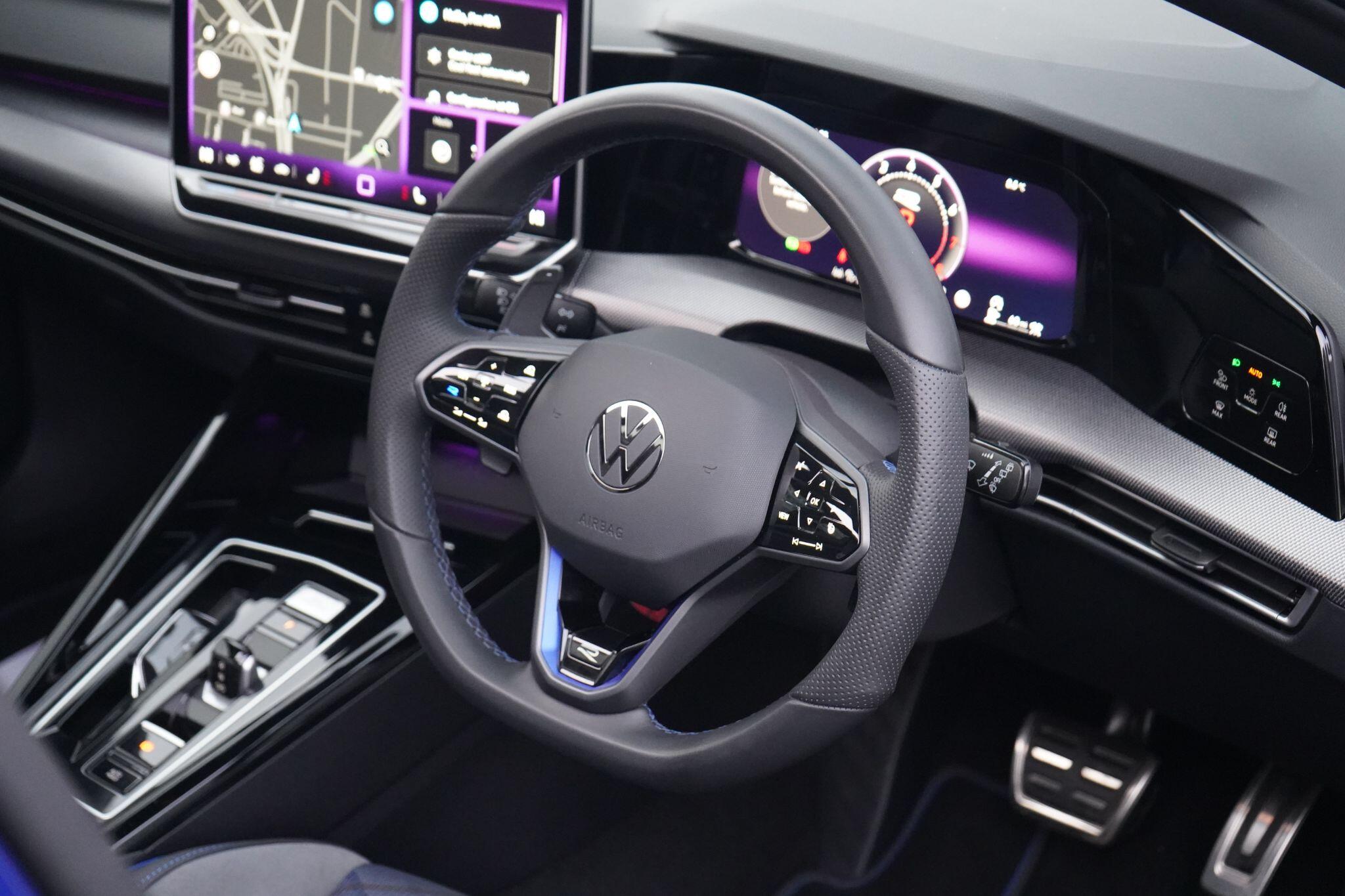 Volkswagen Golf view 12