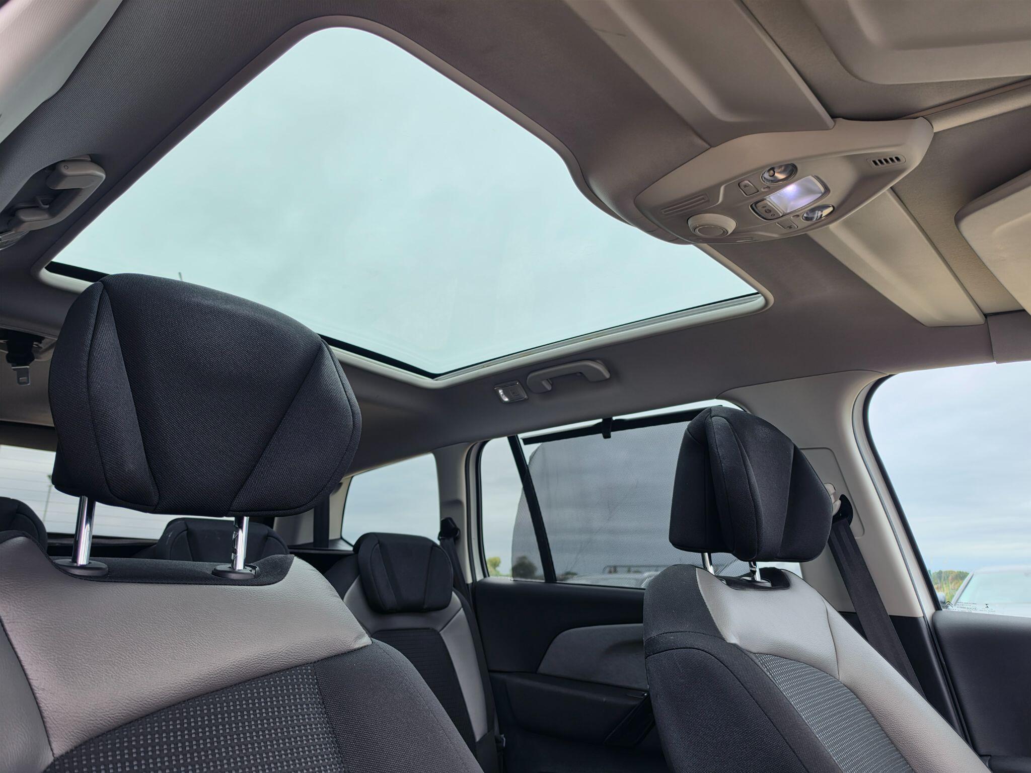 Citroen Grand C4 Picasso view 22