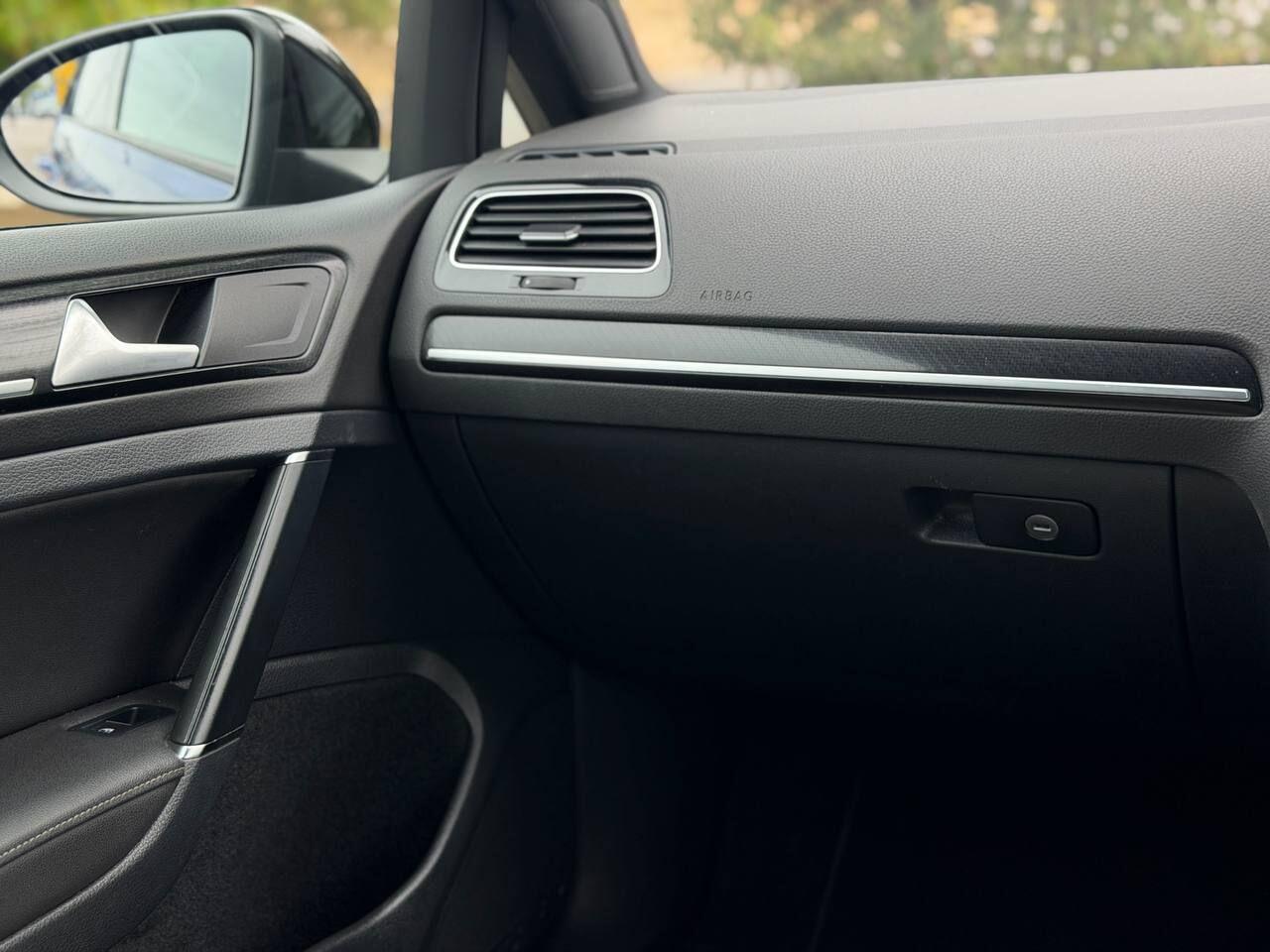 Volkswagen Golf view 26
