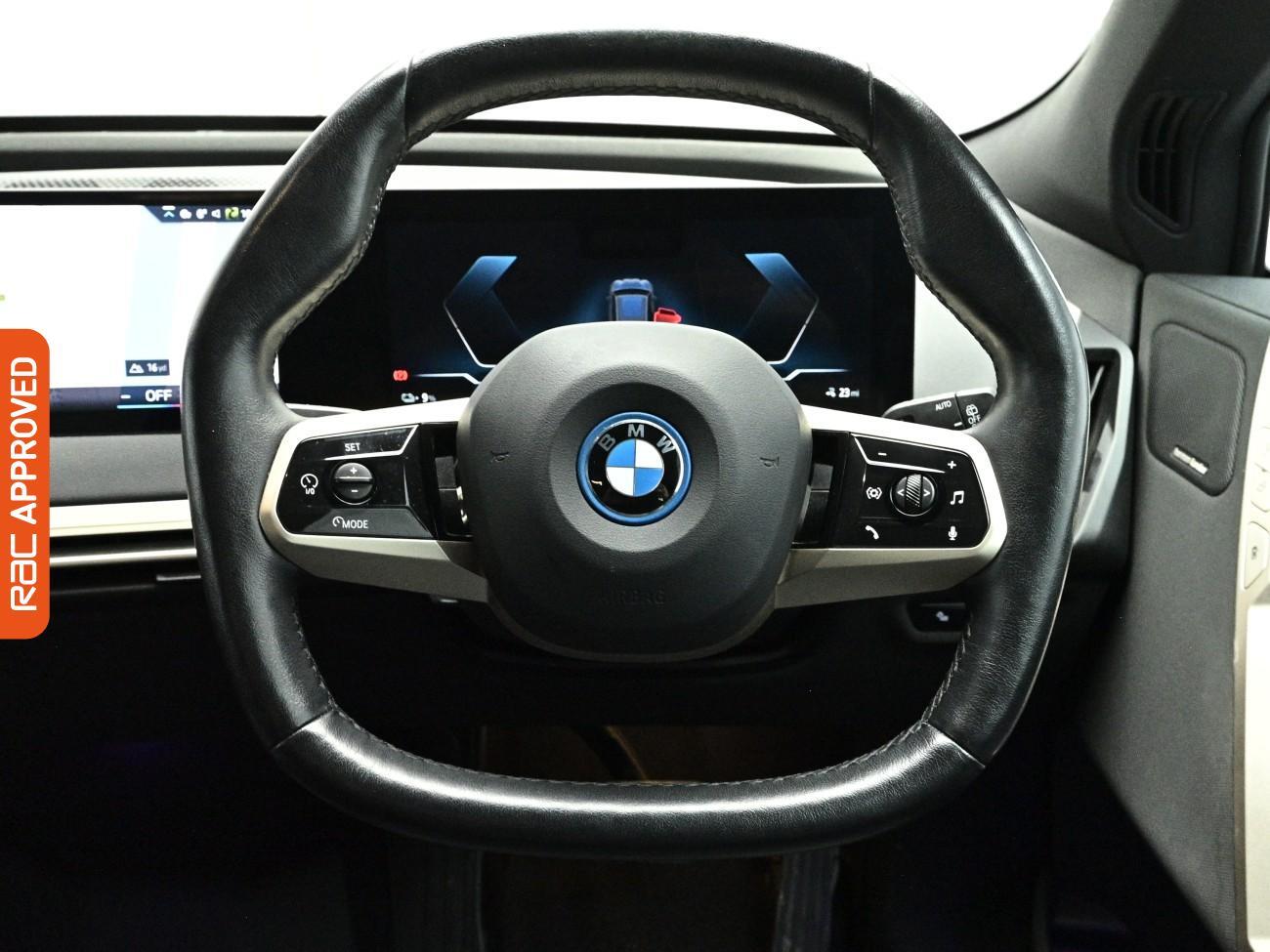 BMW iX view 10