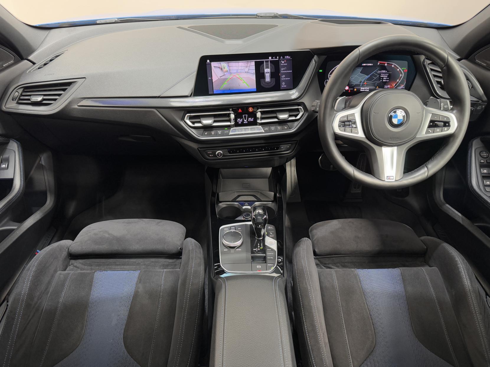 BMW 1 Series view 25