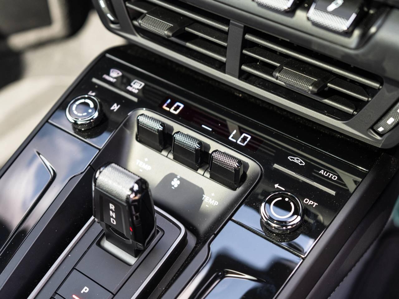 Porsche 911 view 33