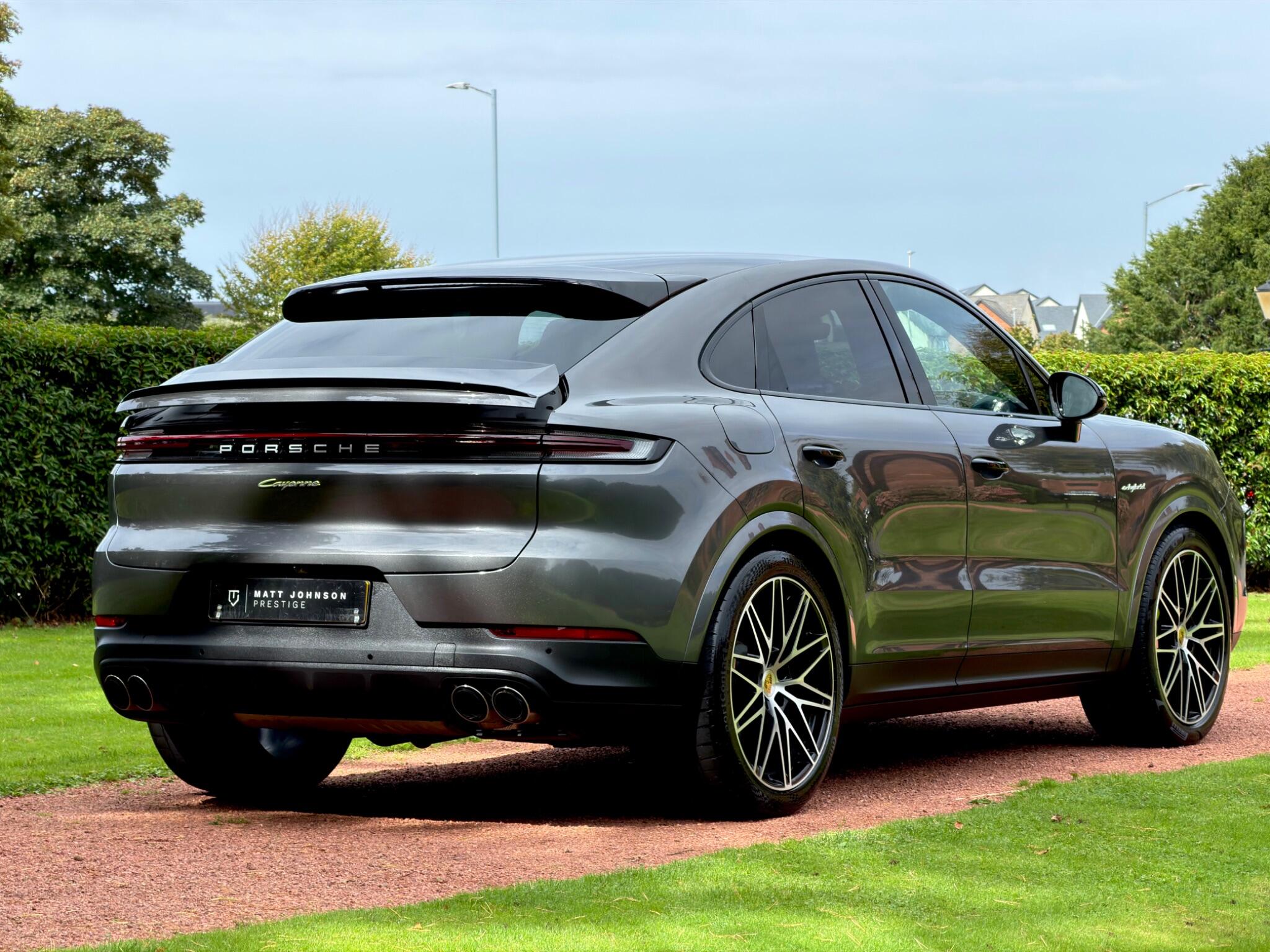 Porsche Cayenne view 3
