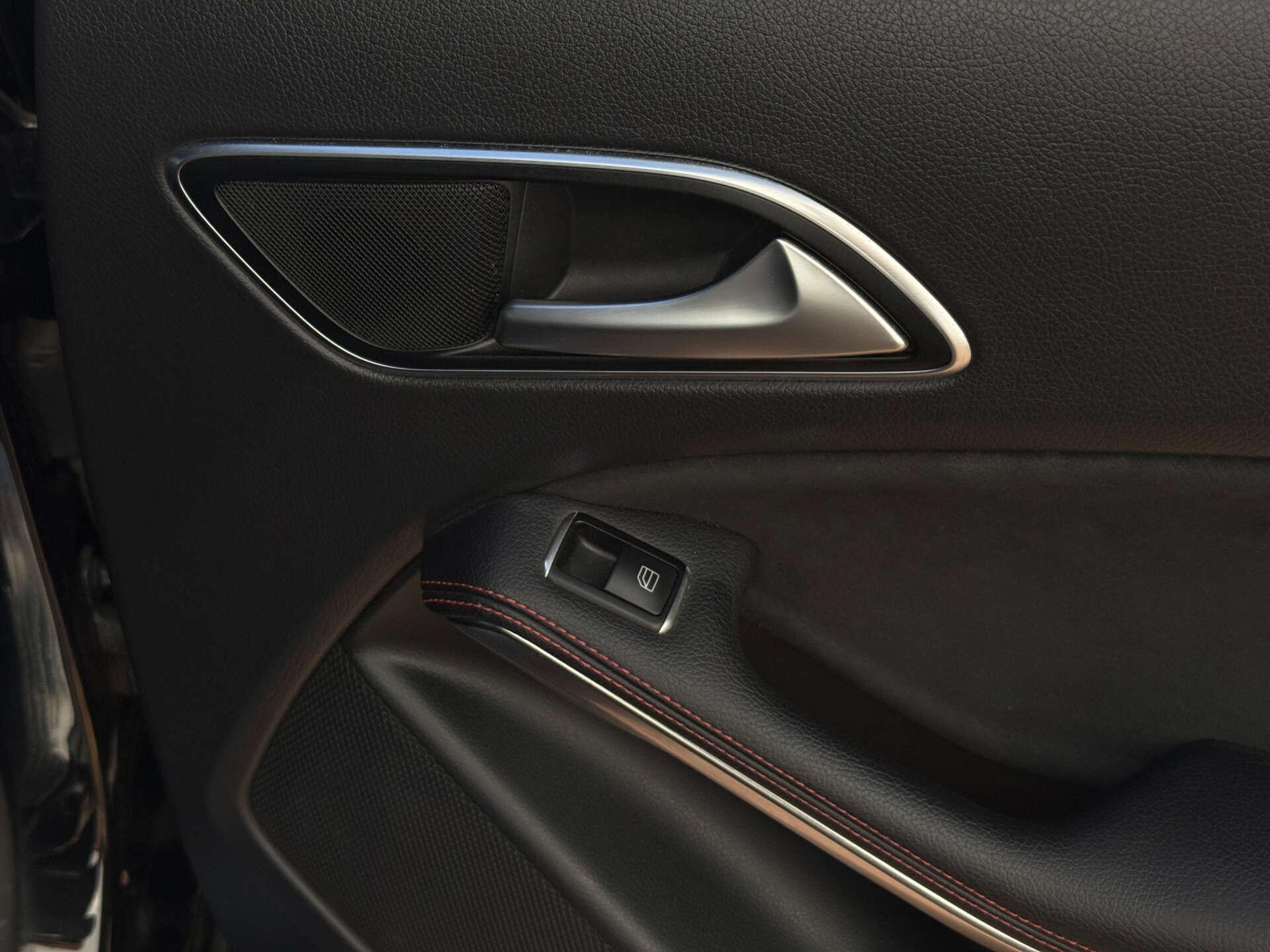 Mercedes-Benz Cla view 26