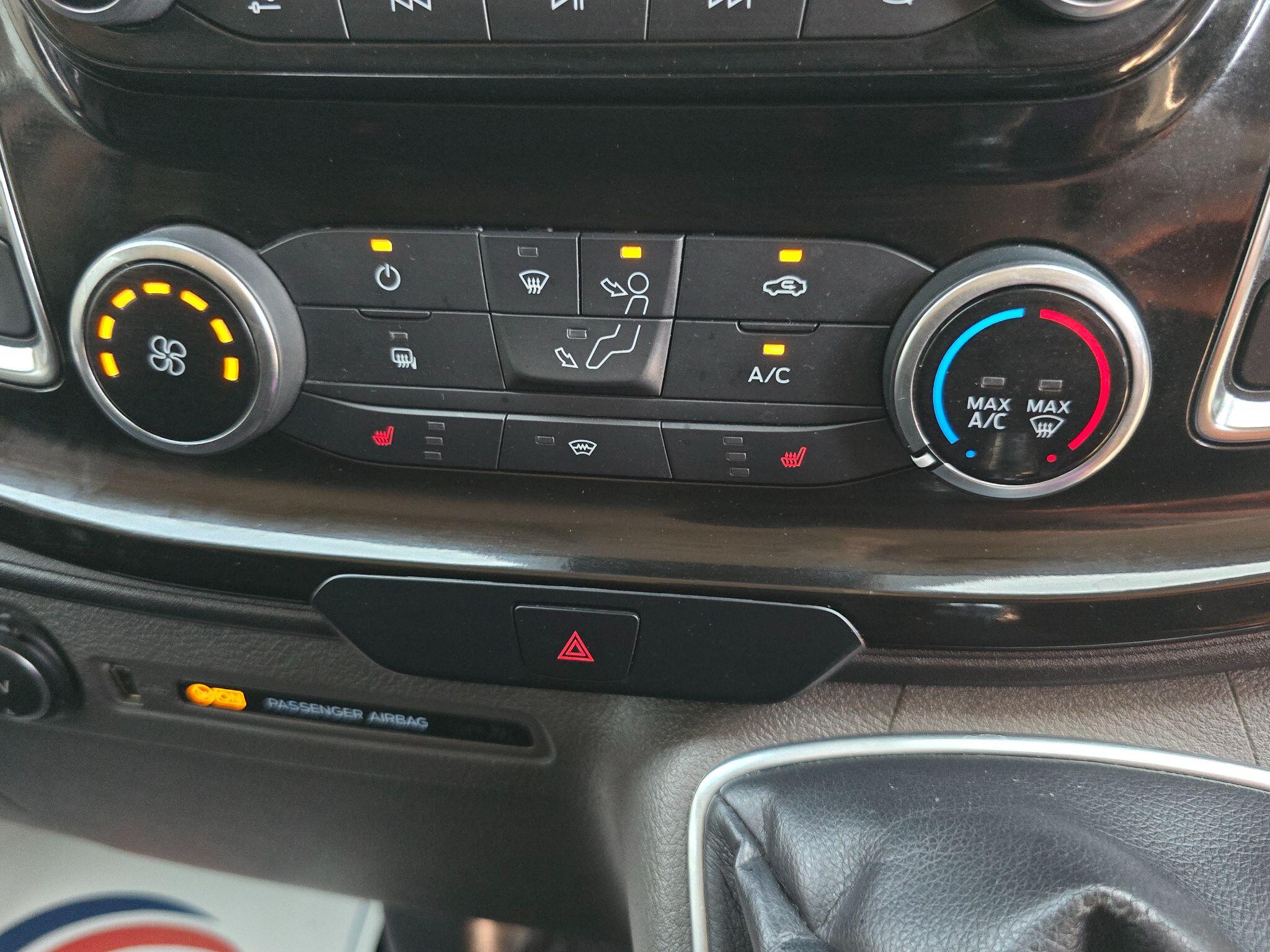 Ford Transit Custom view 13