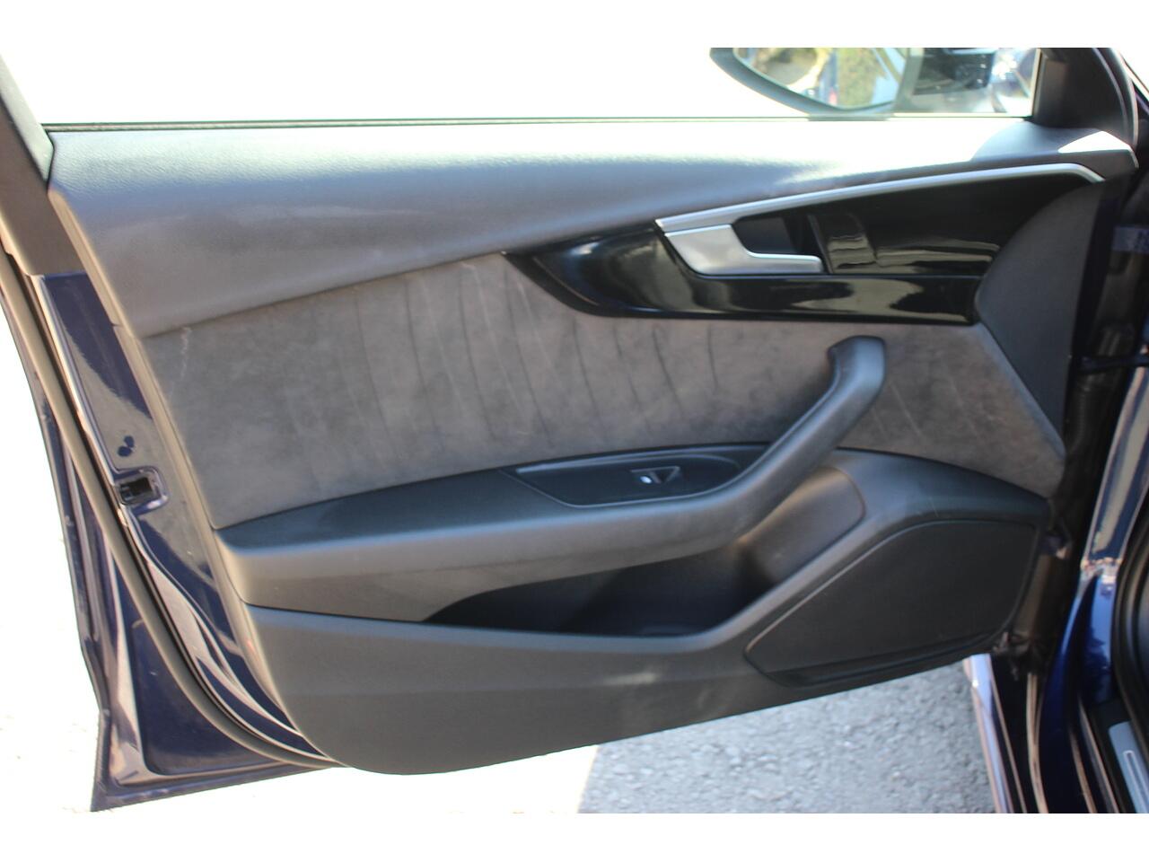 Audi A4 Avant view 32