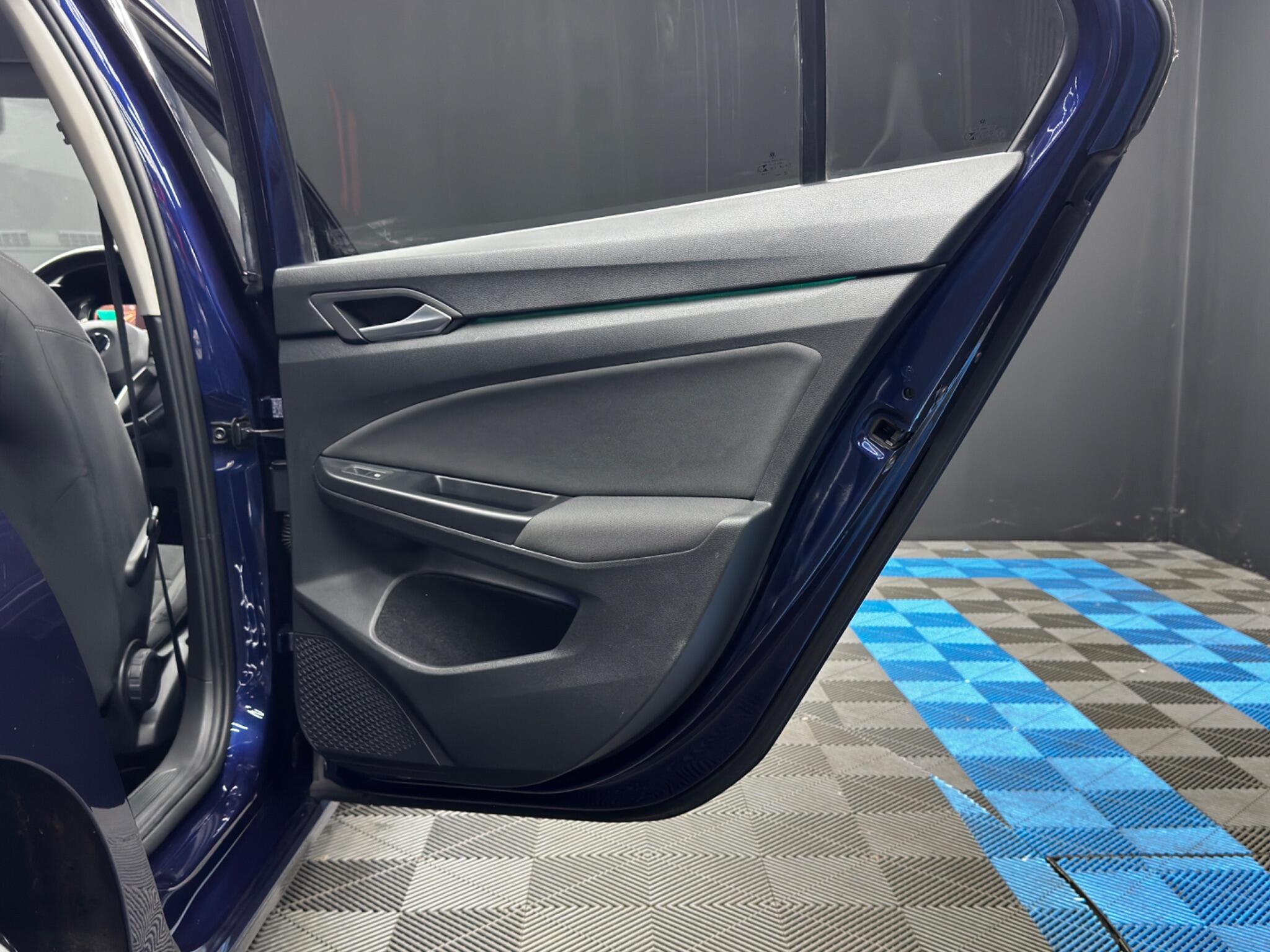 Volkswagen Golf view 46