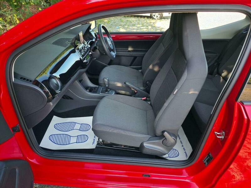Volkswagen Up! view 28