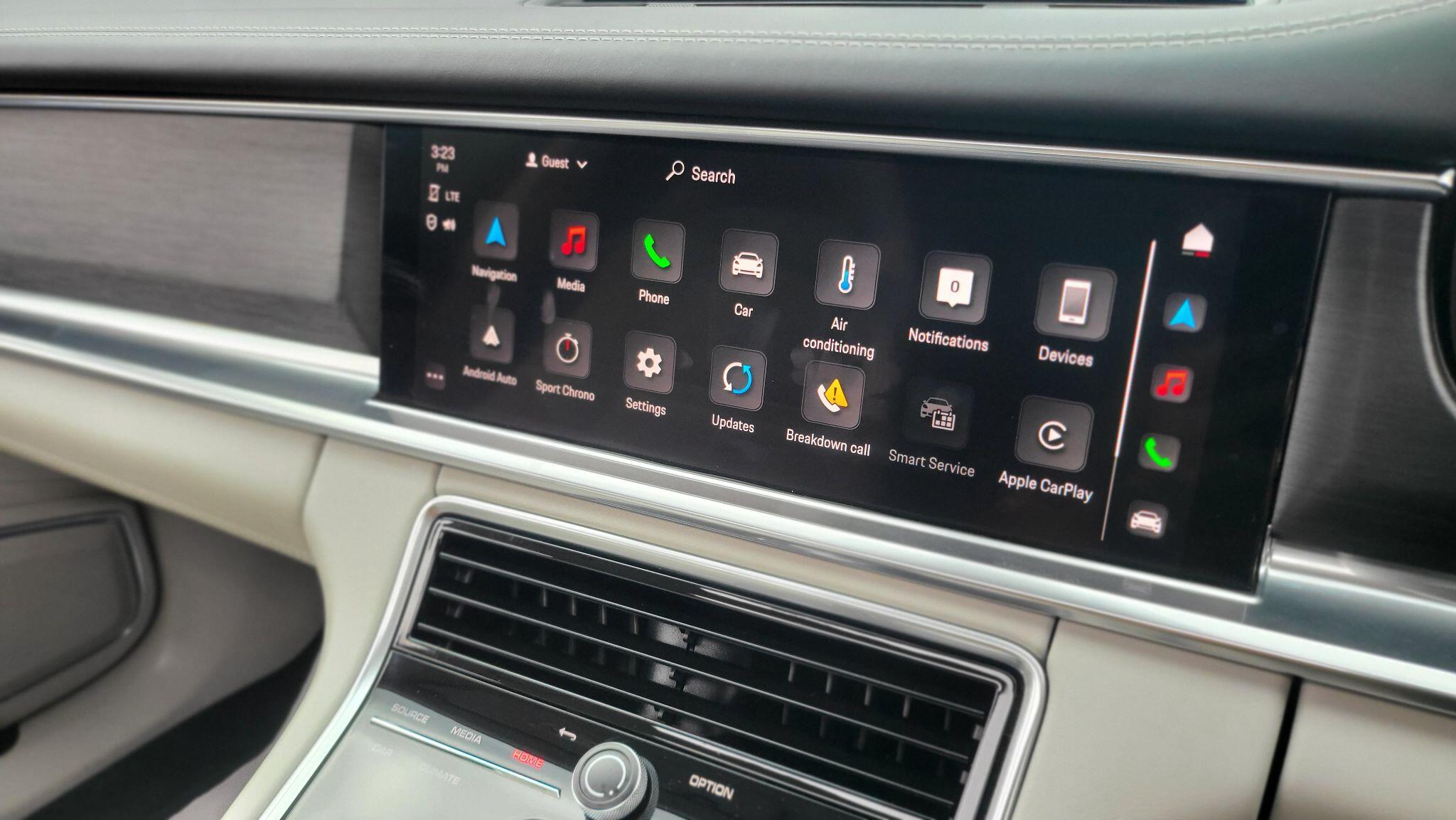 Porsche Panamera view 31