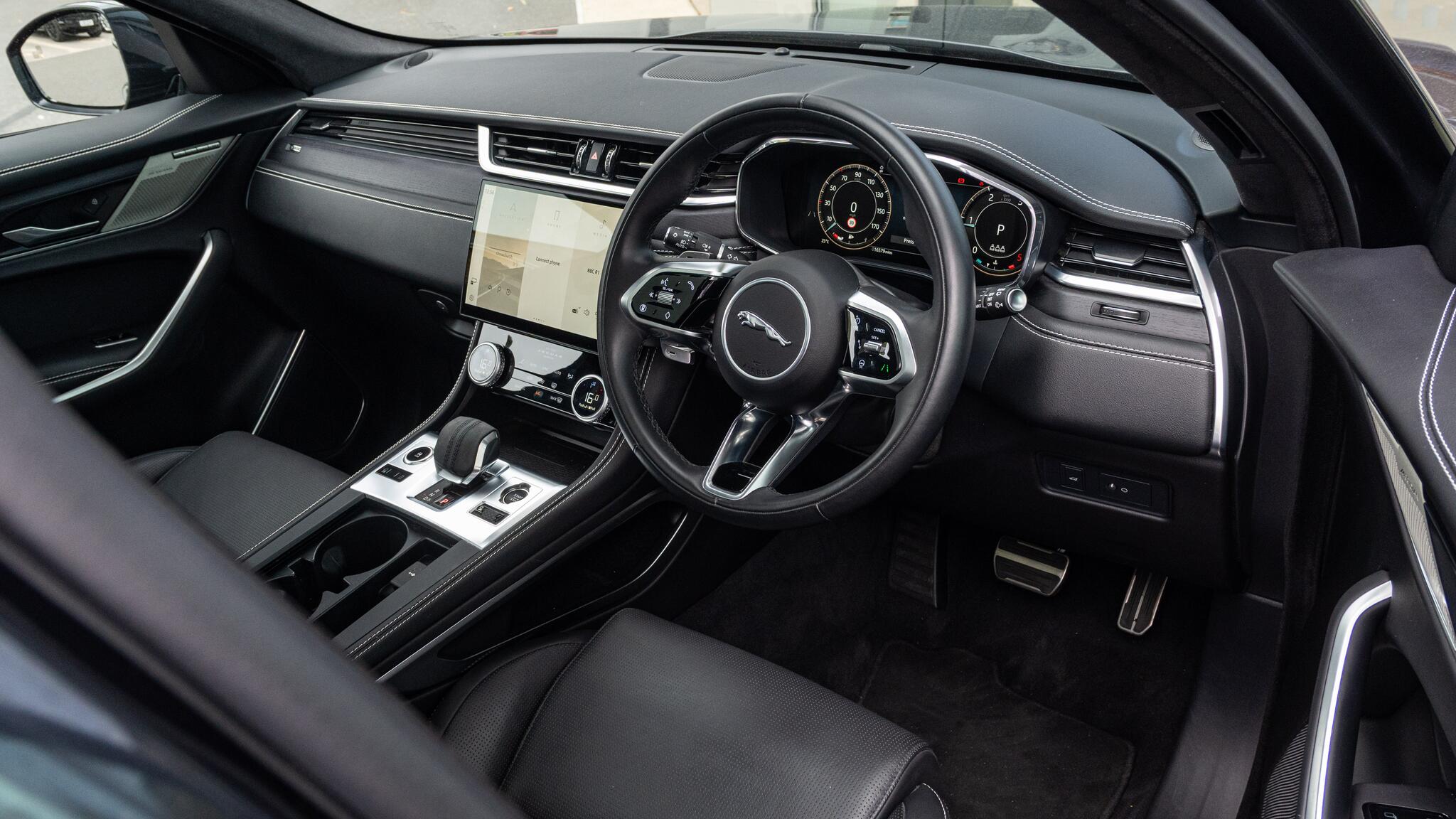 Jaguar F-Pace view 51