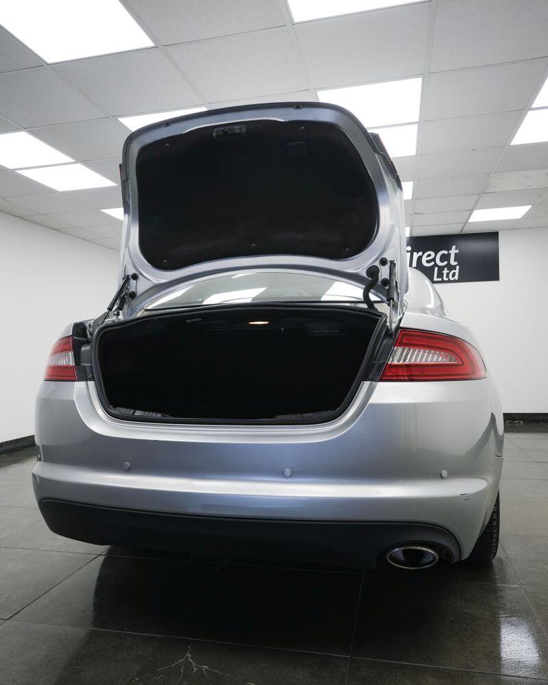 Jaguar XF view 7
