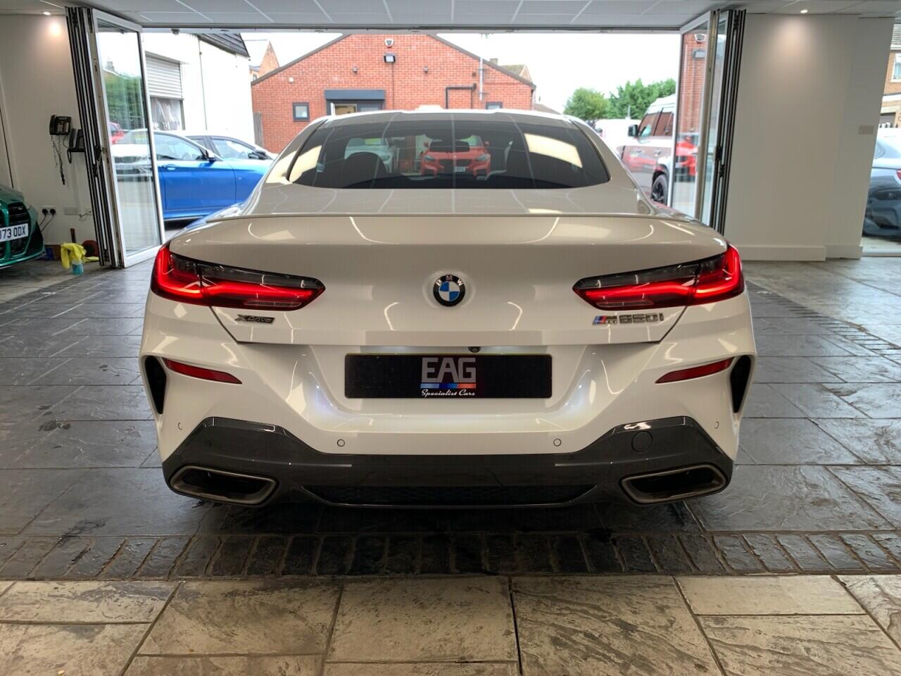 BMW 8 Series view 17