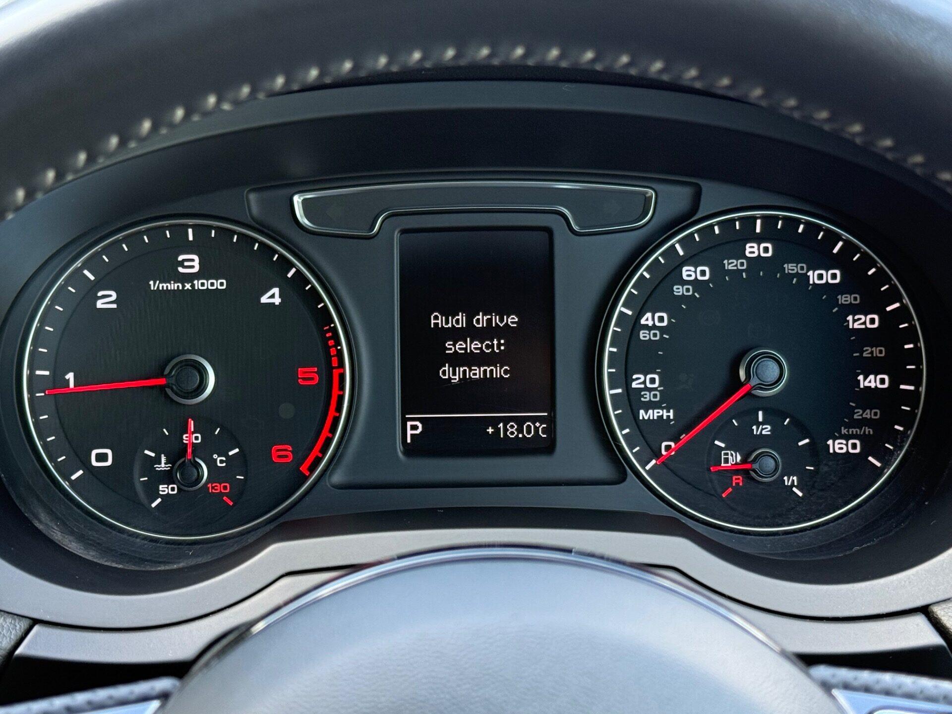 Audi Q3 view 37