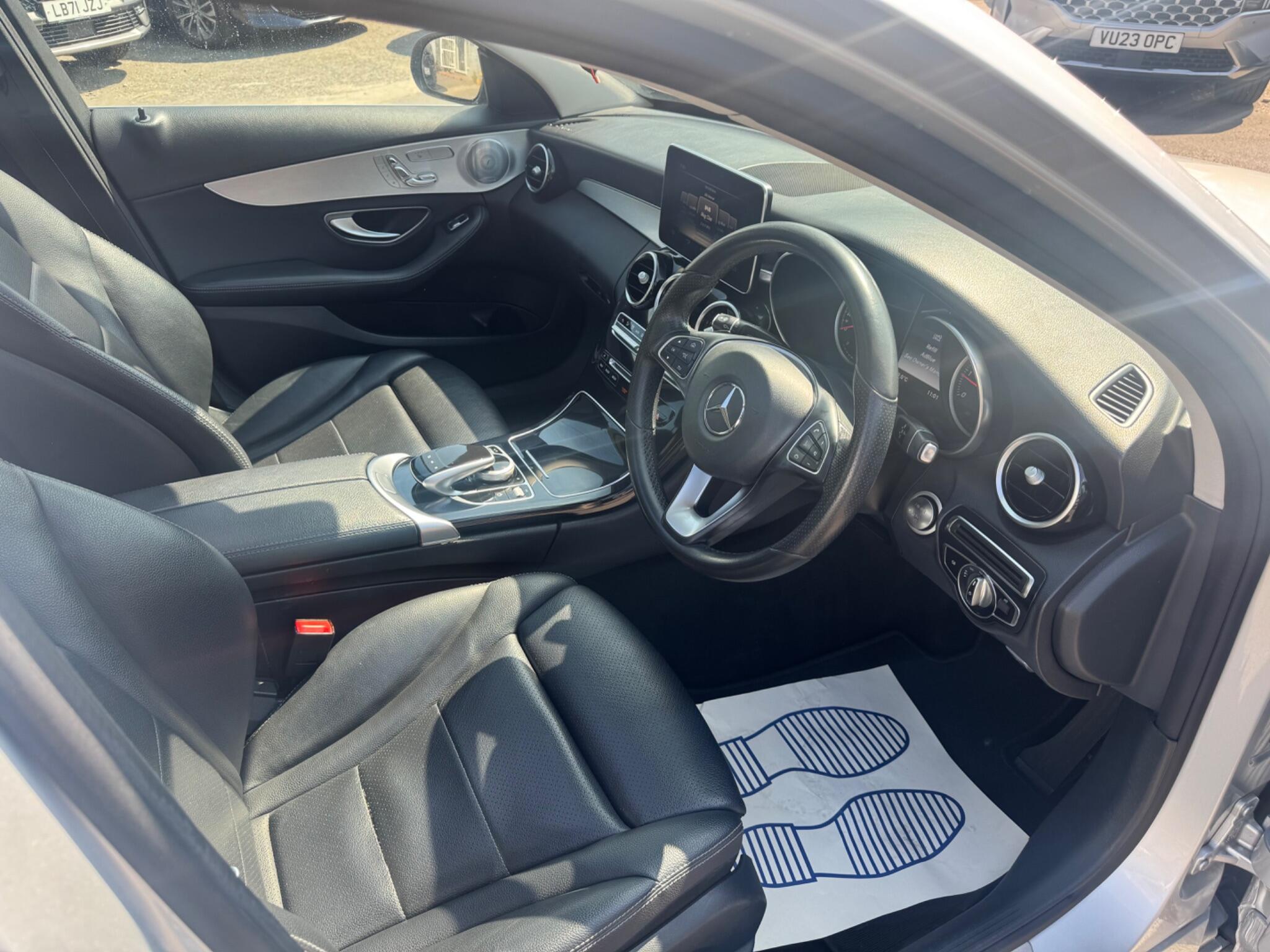 Mercedes-Benz C Class view 9