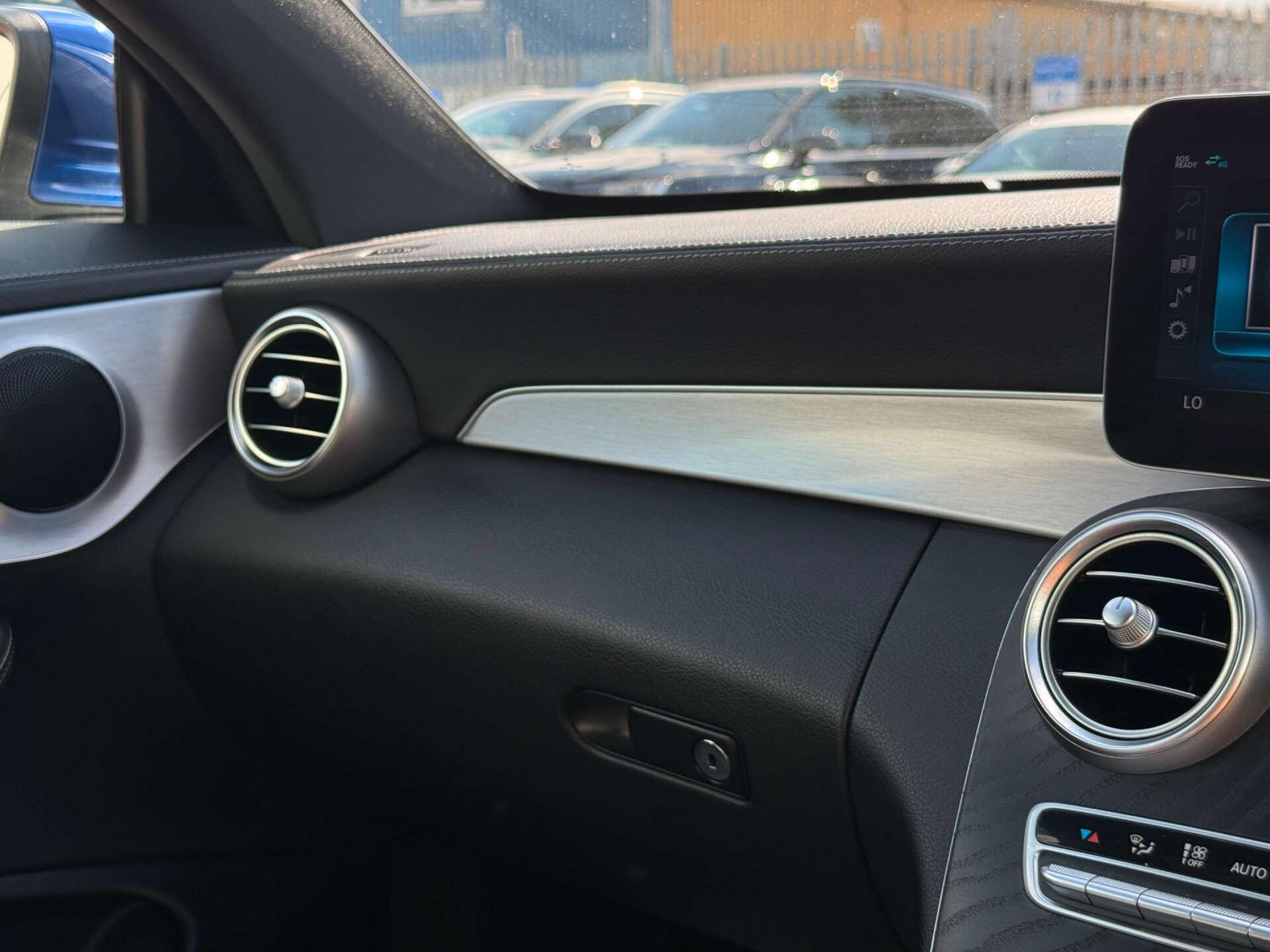 Mercedes-Benz C Class view 49