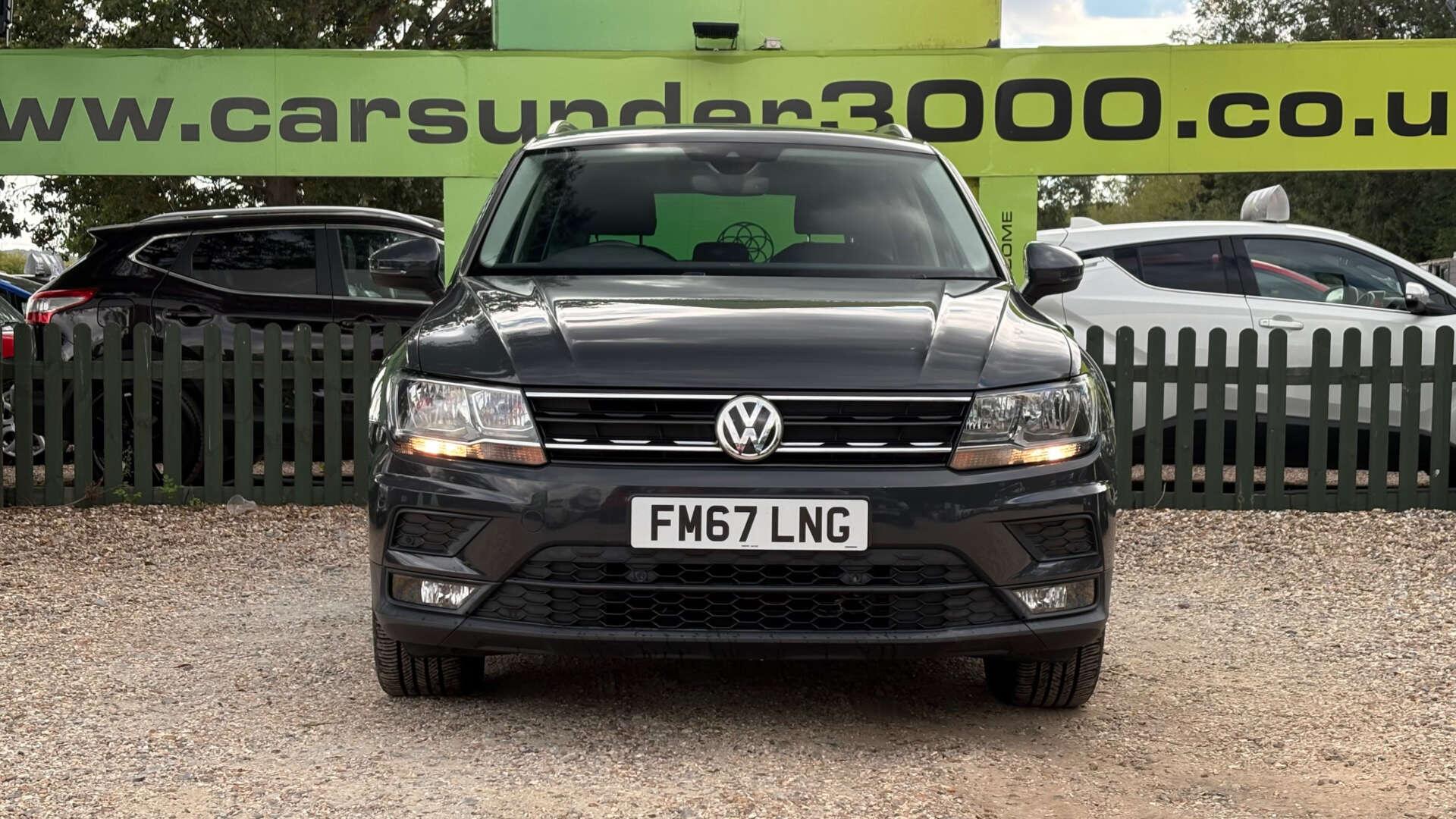 Volkswagen Tiguan view 6