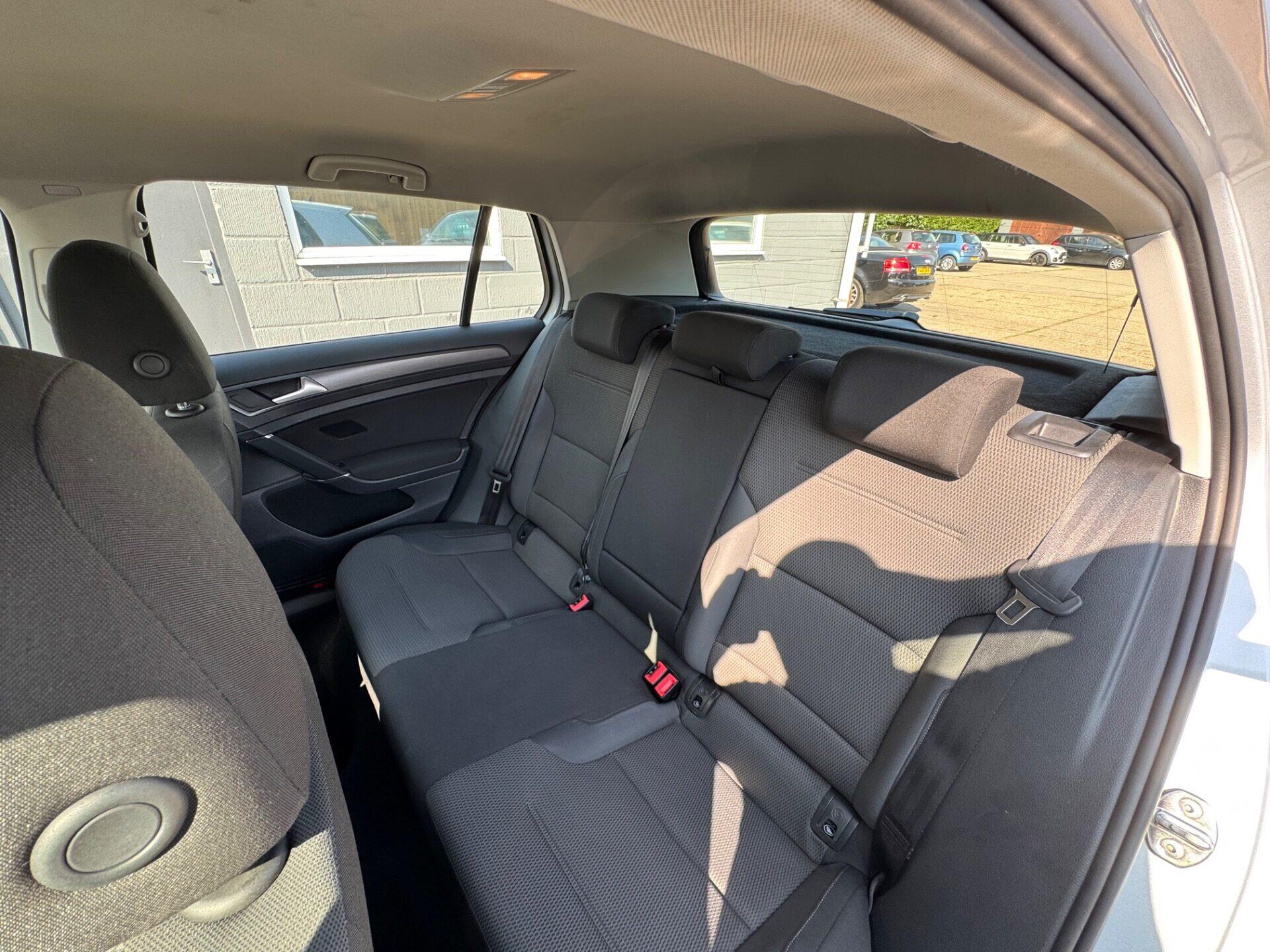 Volkswagen Golf view 39