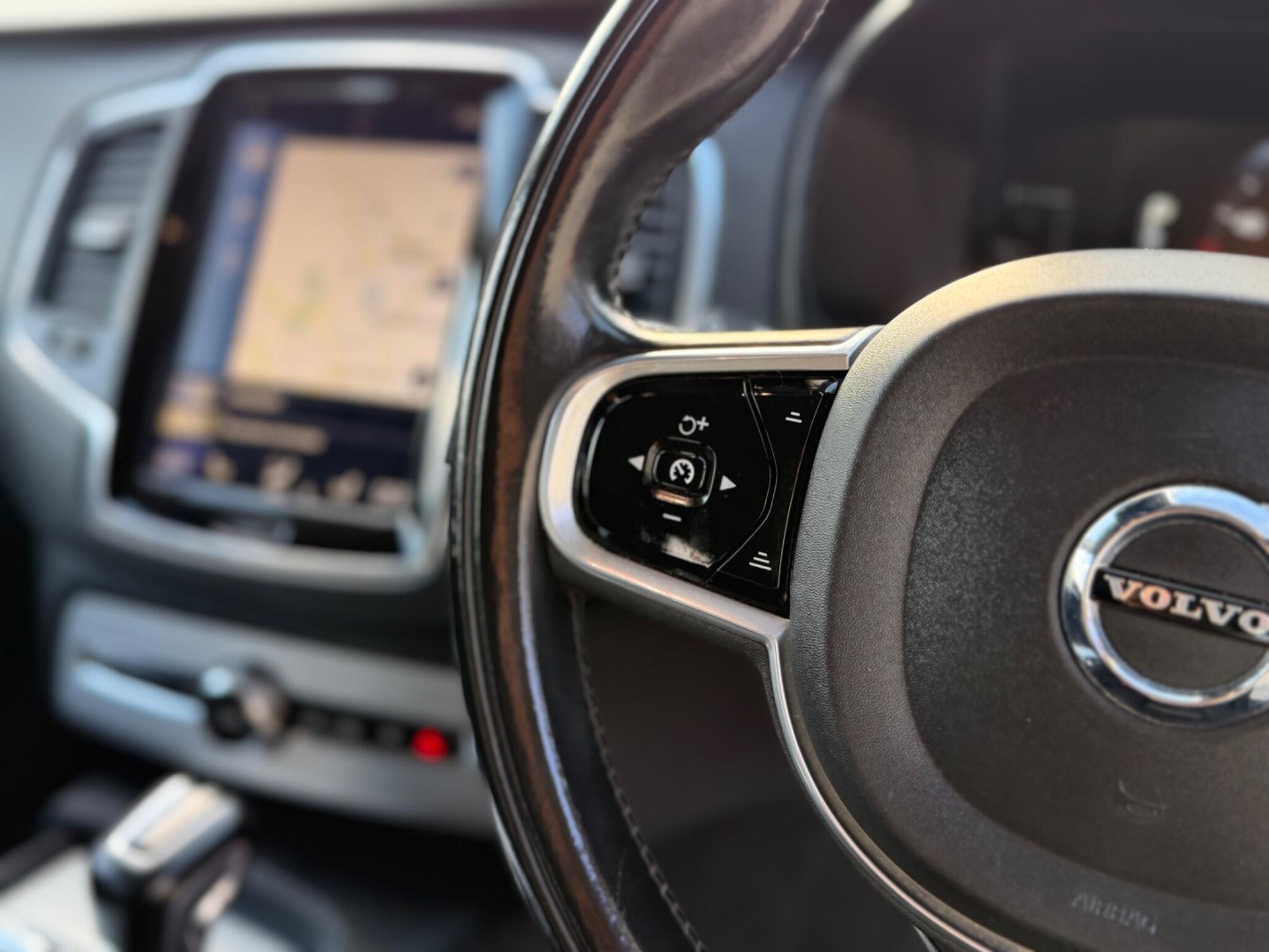 Volvo XC90 view 25