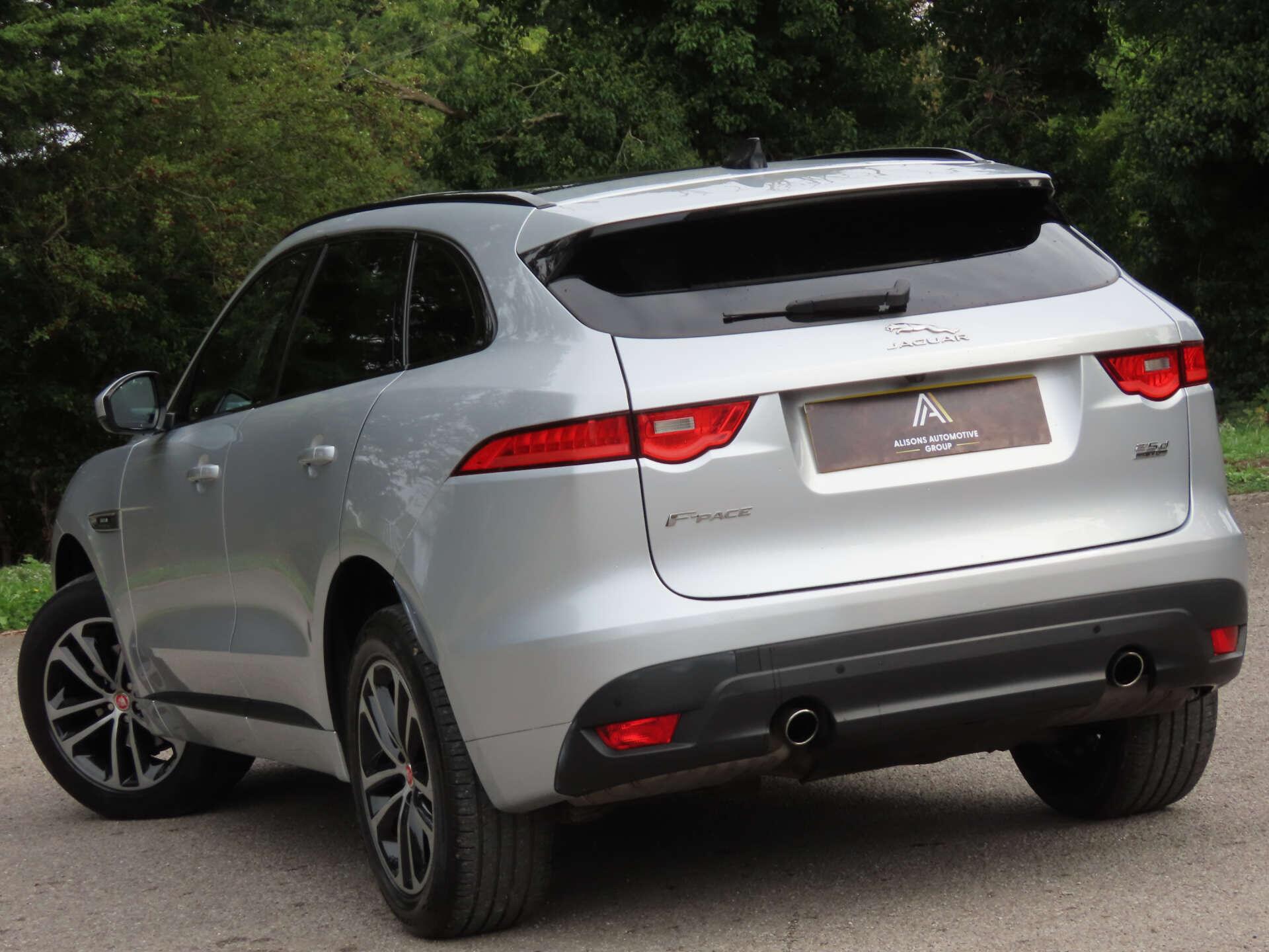 Jaguar F-Pace view 6