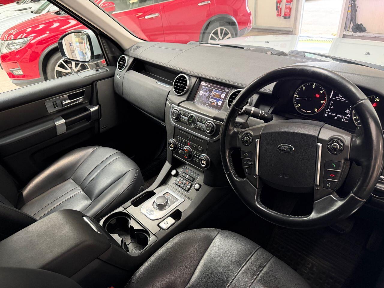 Land Rover Discovery 4 view 6