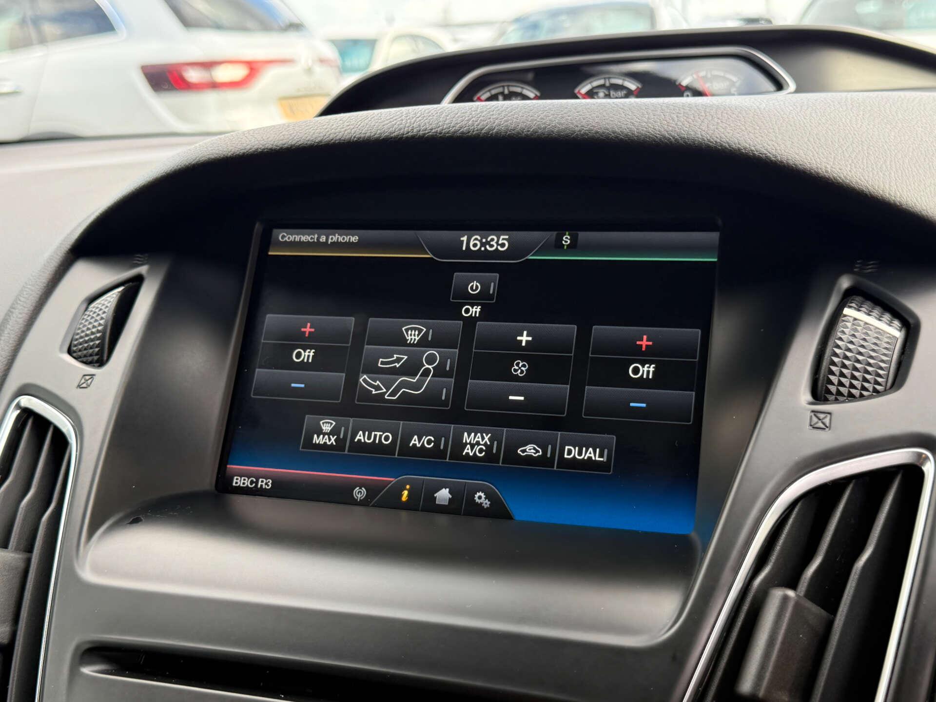 Ford Focus view 57