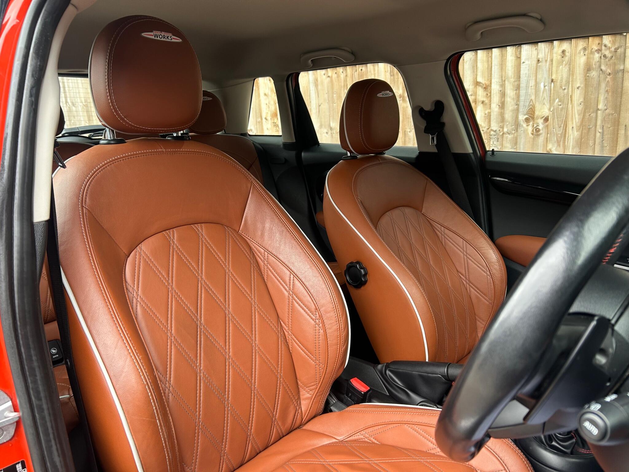 Mini Hatch view 36