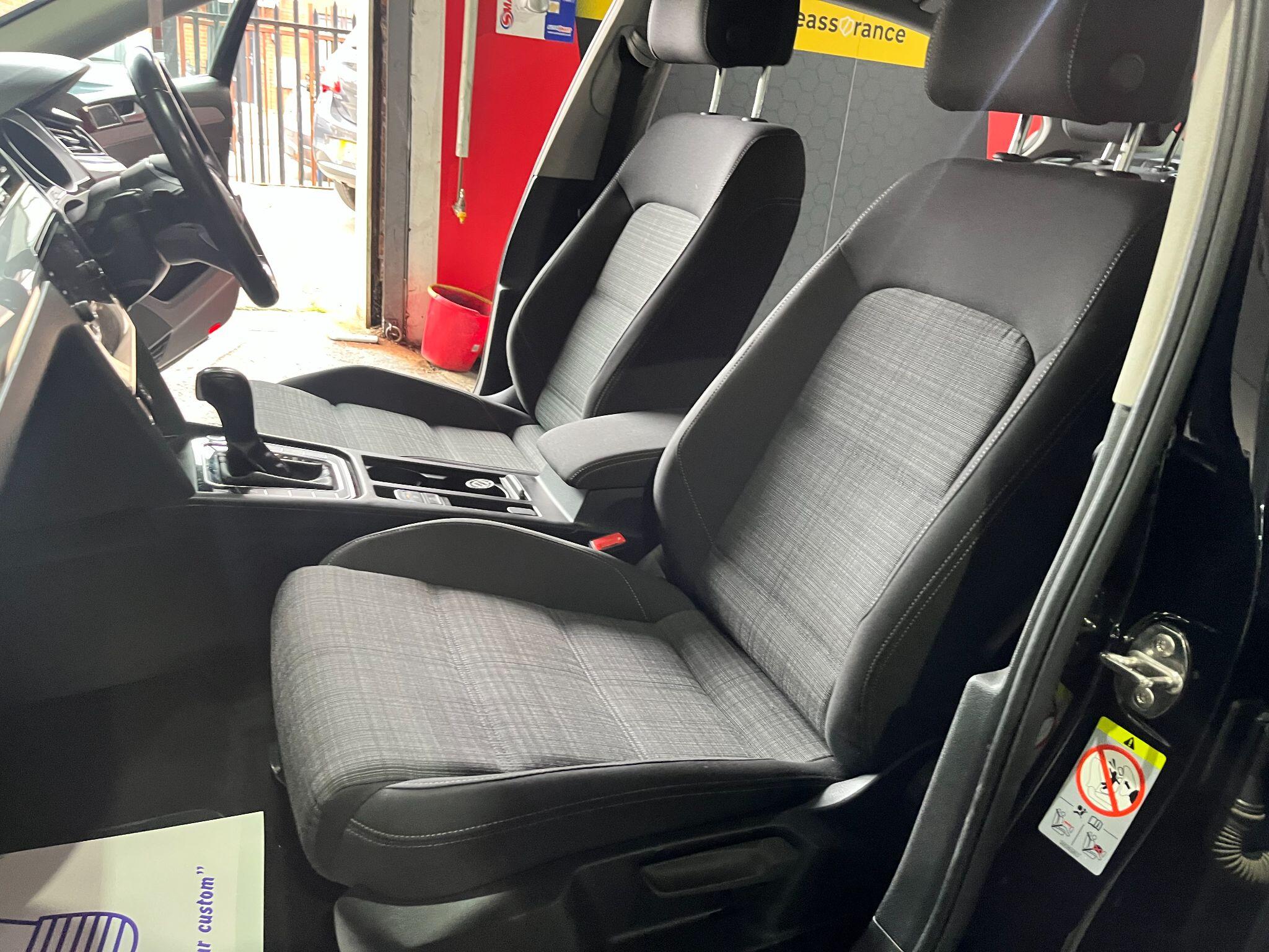 Volkswagen Passat view 34